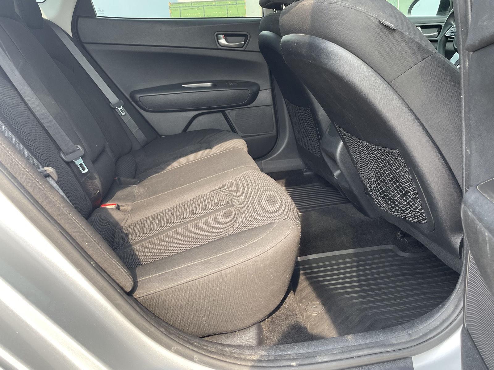 Vehicle photo 18