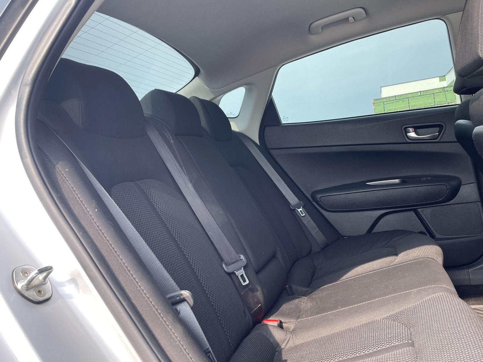 Vehicle photo 19