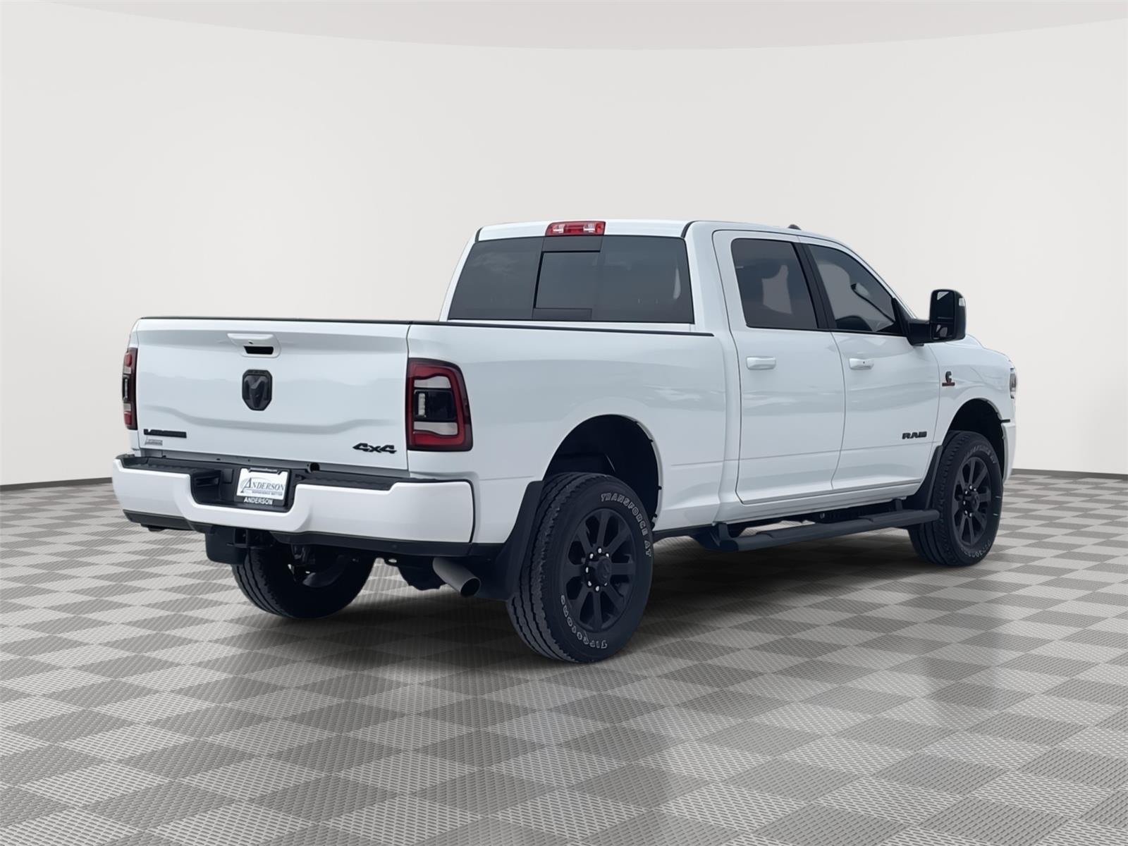 Vehicle photo 6