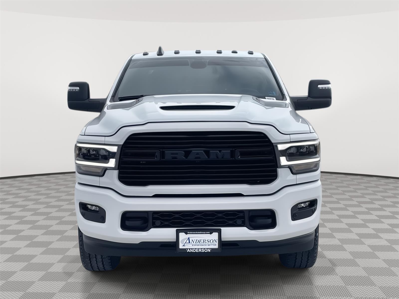 Vehicle photo 9