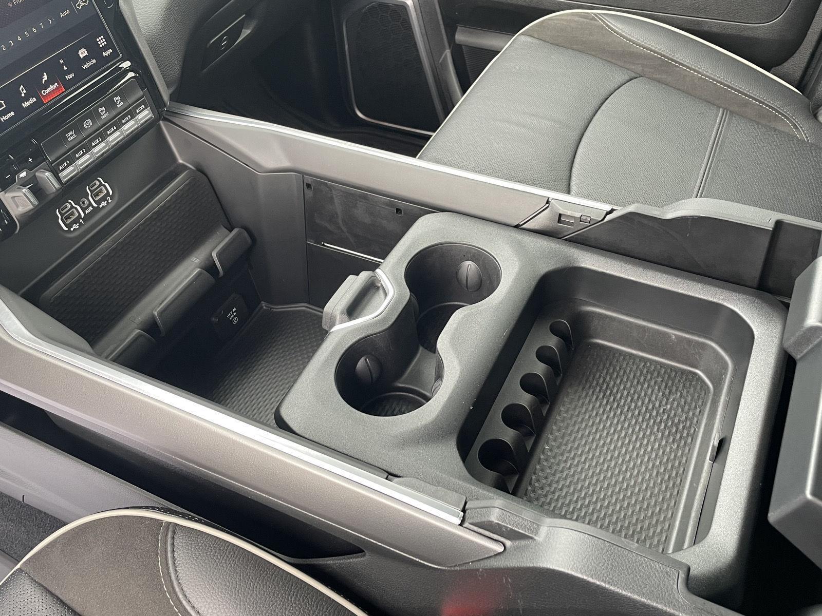 Vehicle photo 16