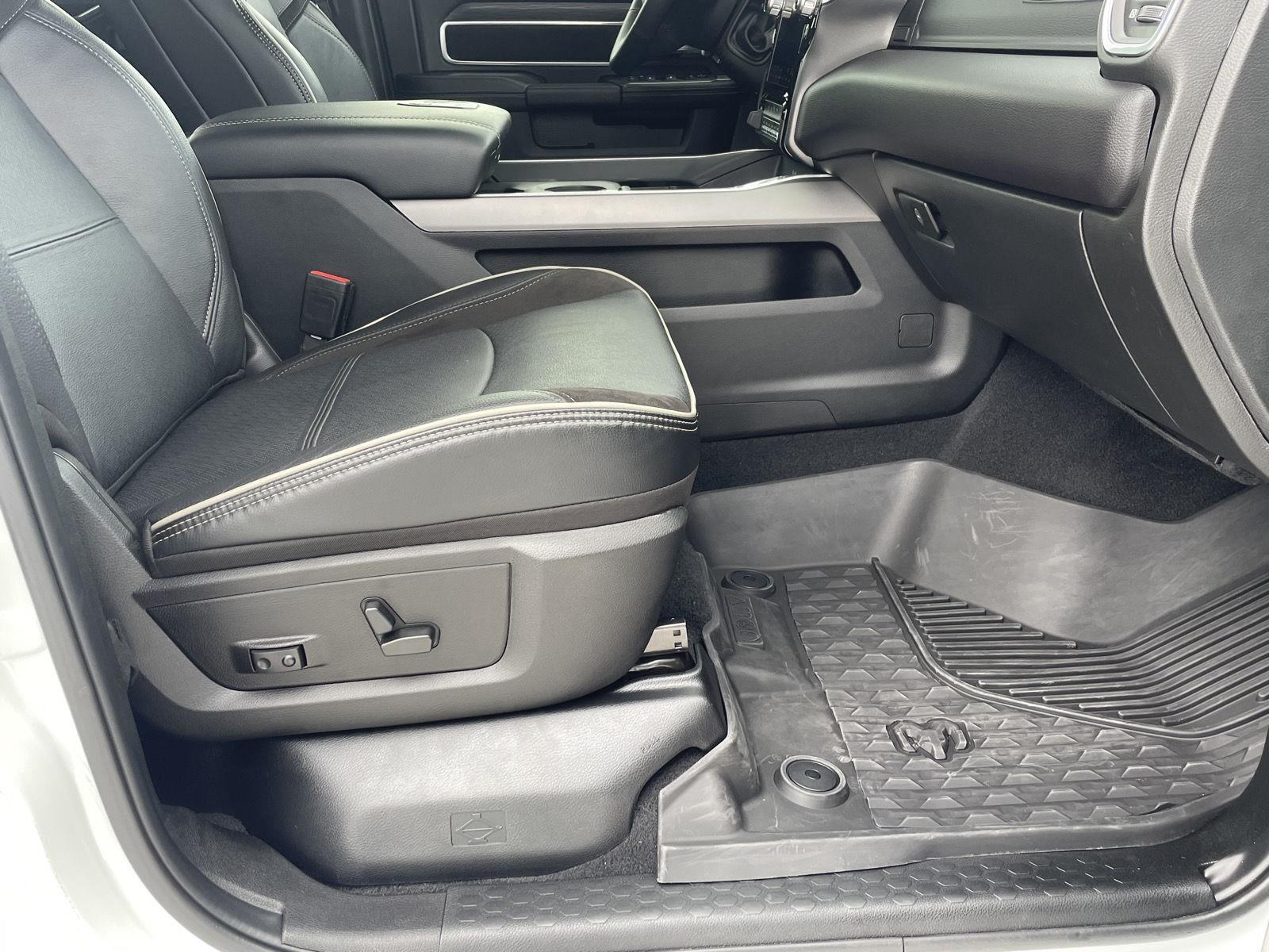 Vehicle photo 22