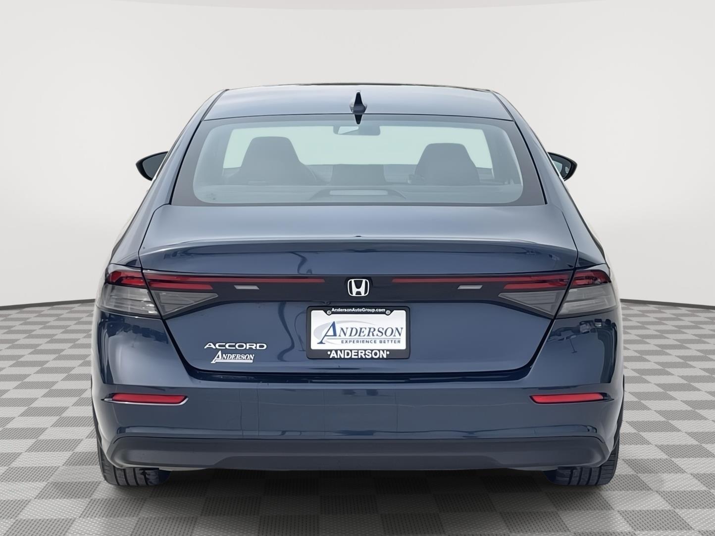 Vehicle photo 5