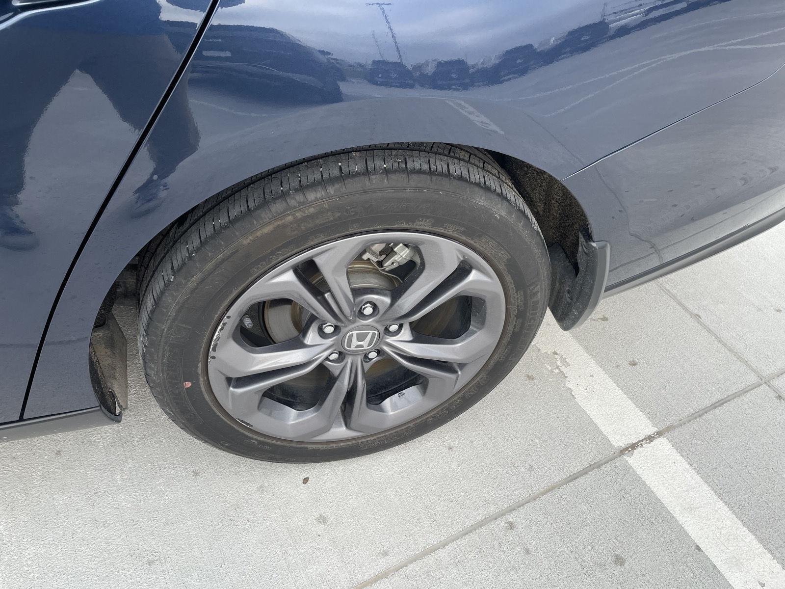 Vehicle photo 10