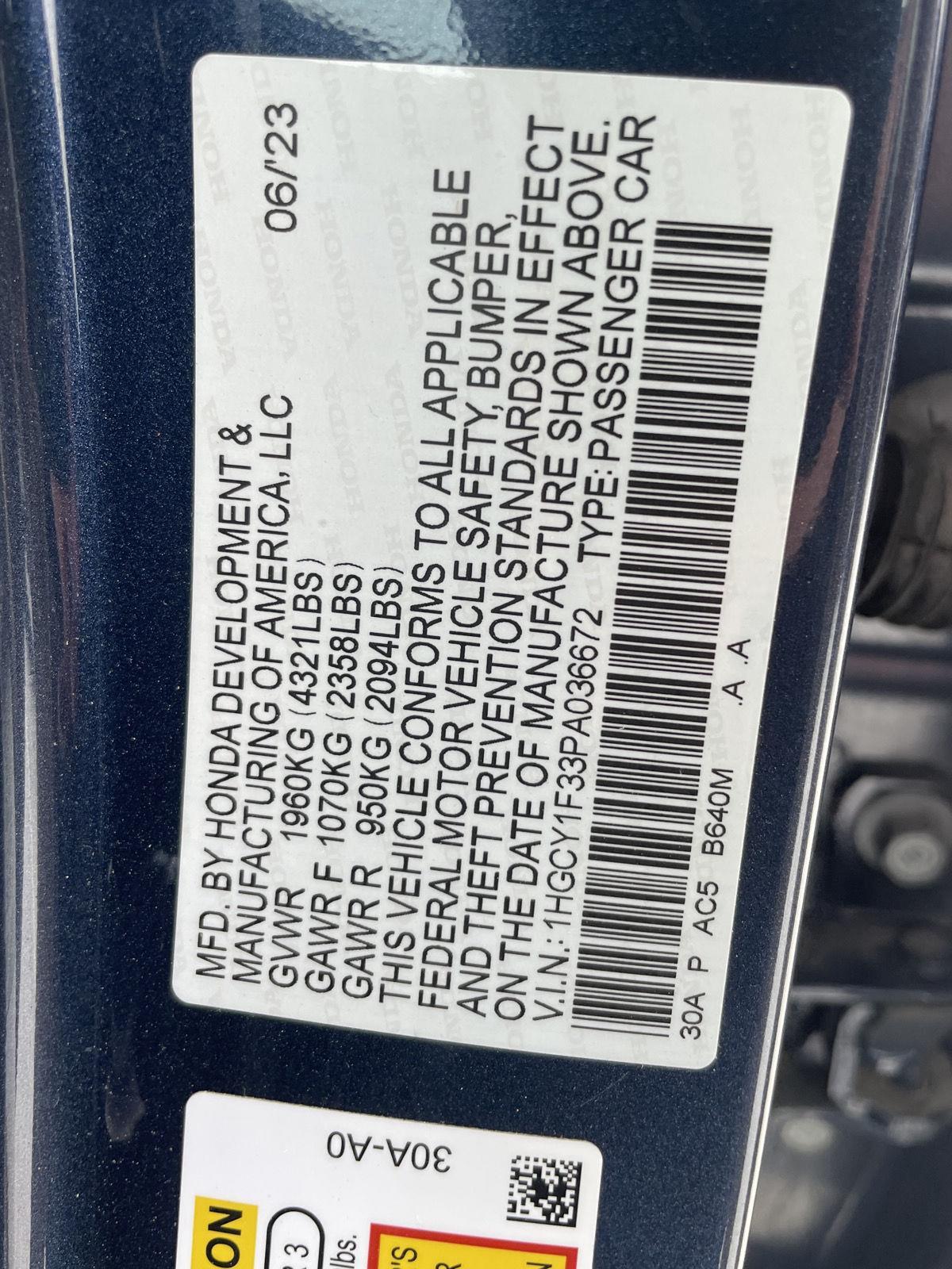Vehicle photo 11