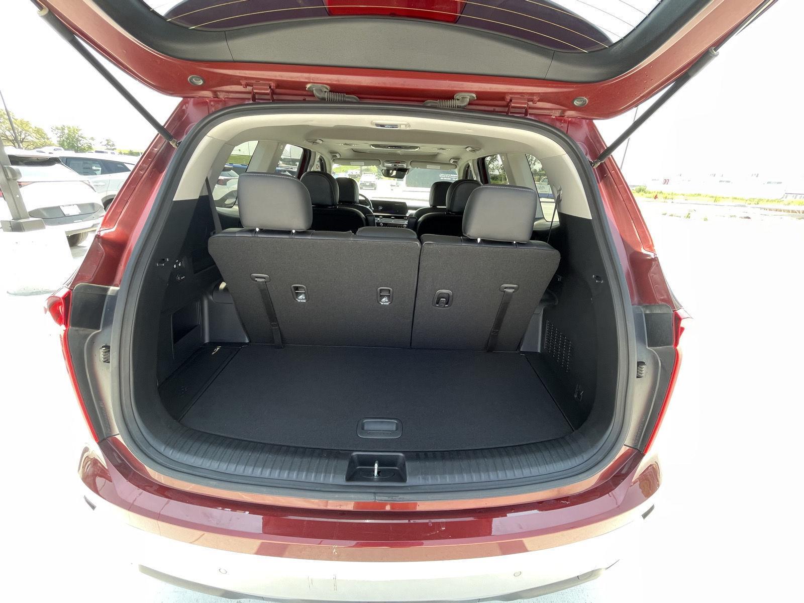 Vehicle photo 17