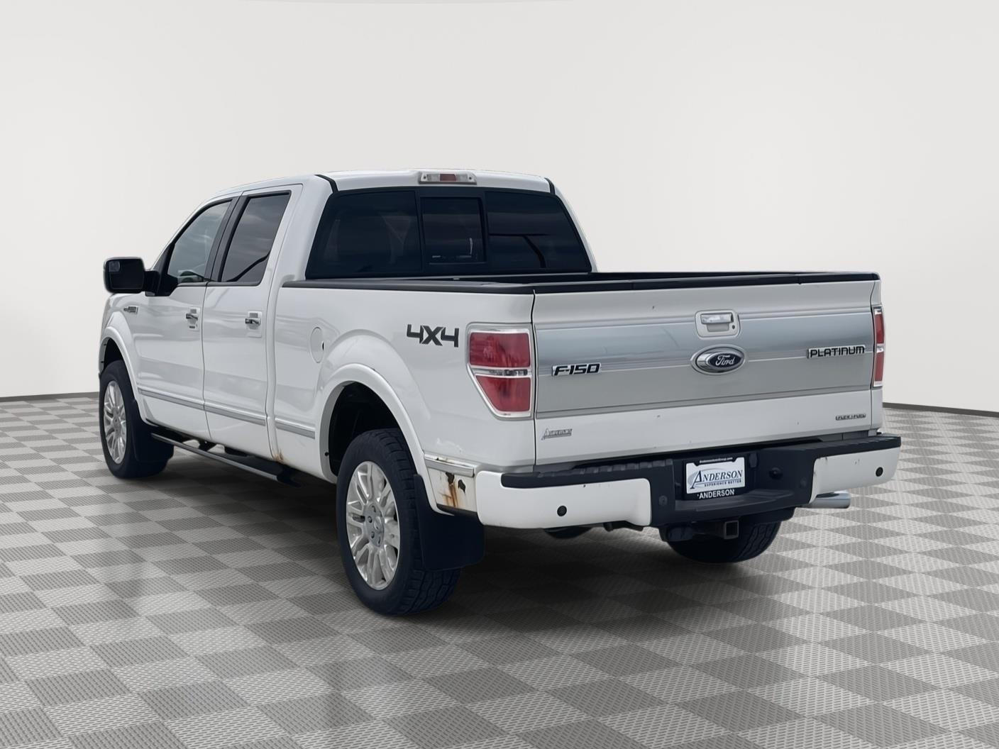Vehicle photo 4