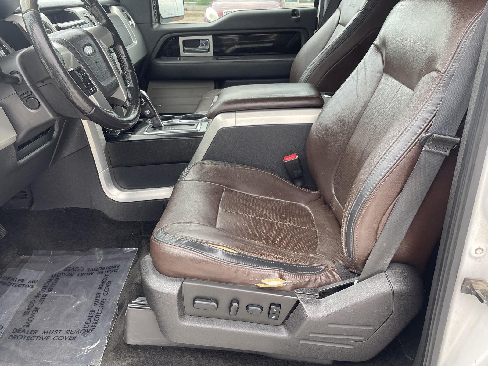 Vehicle photo 13