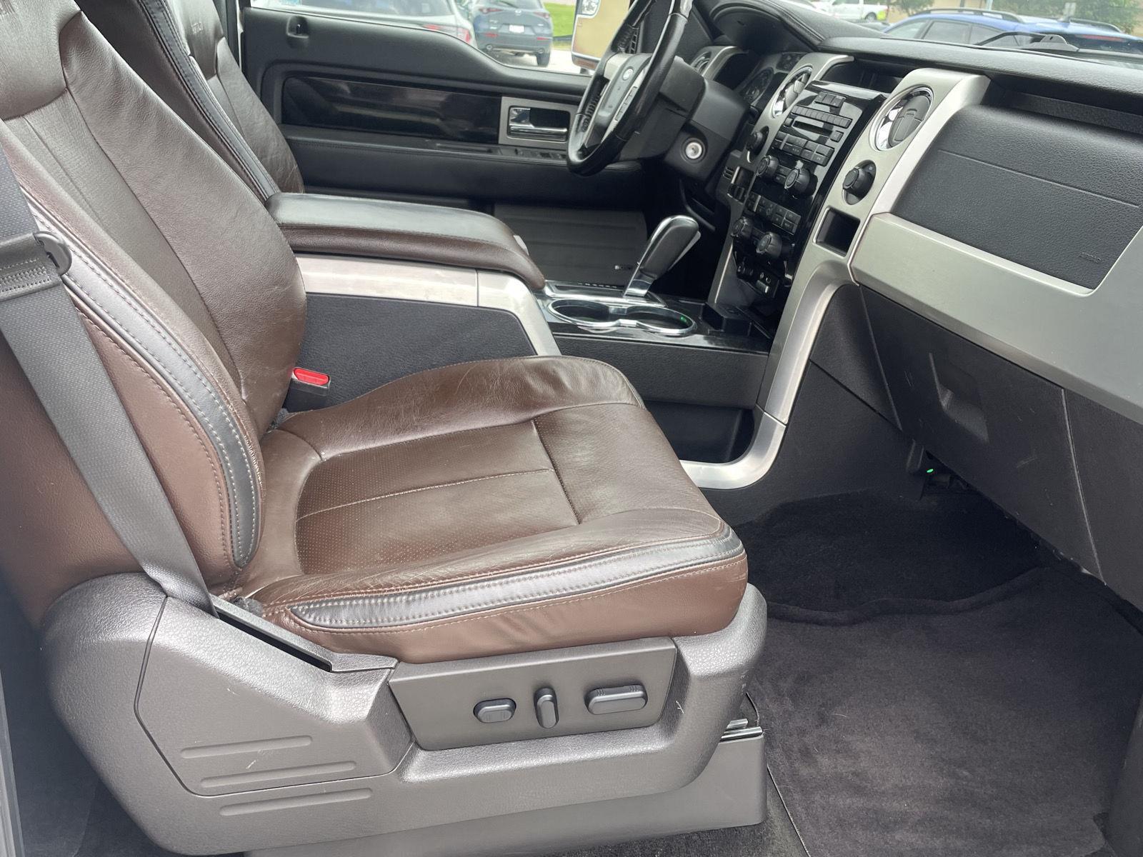 Vehicle photo 17