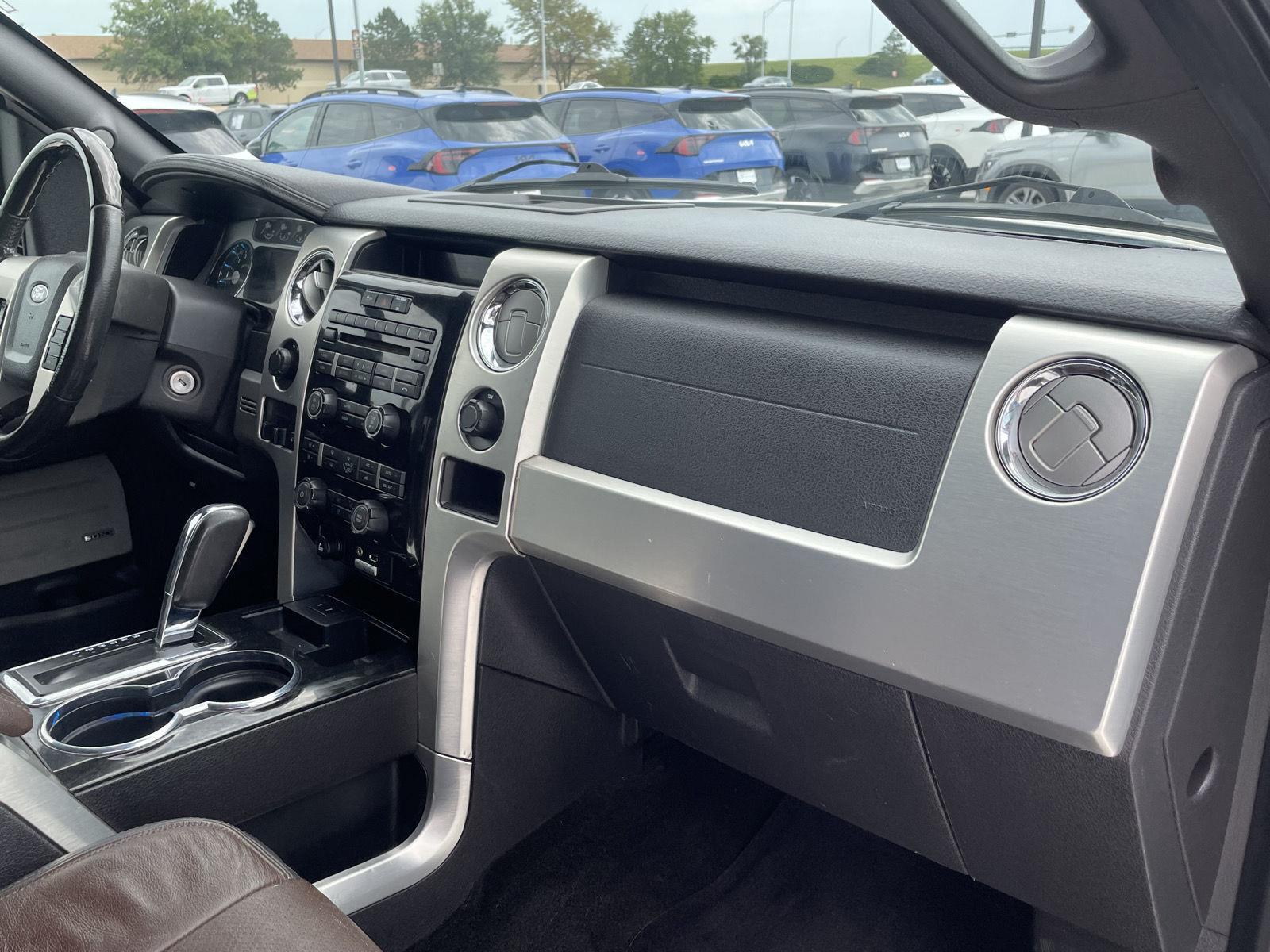 Vehicle photo 18