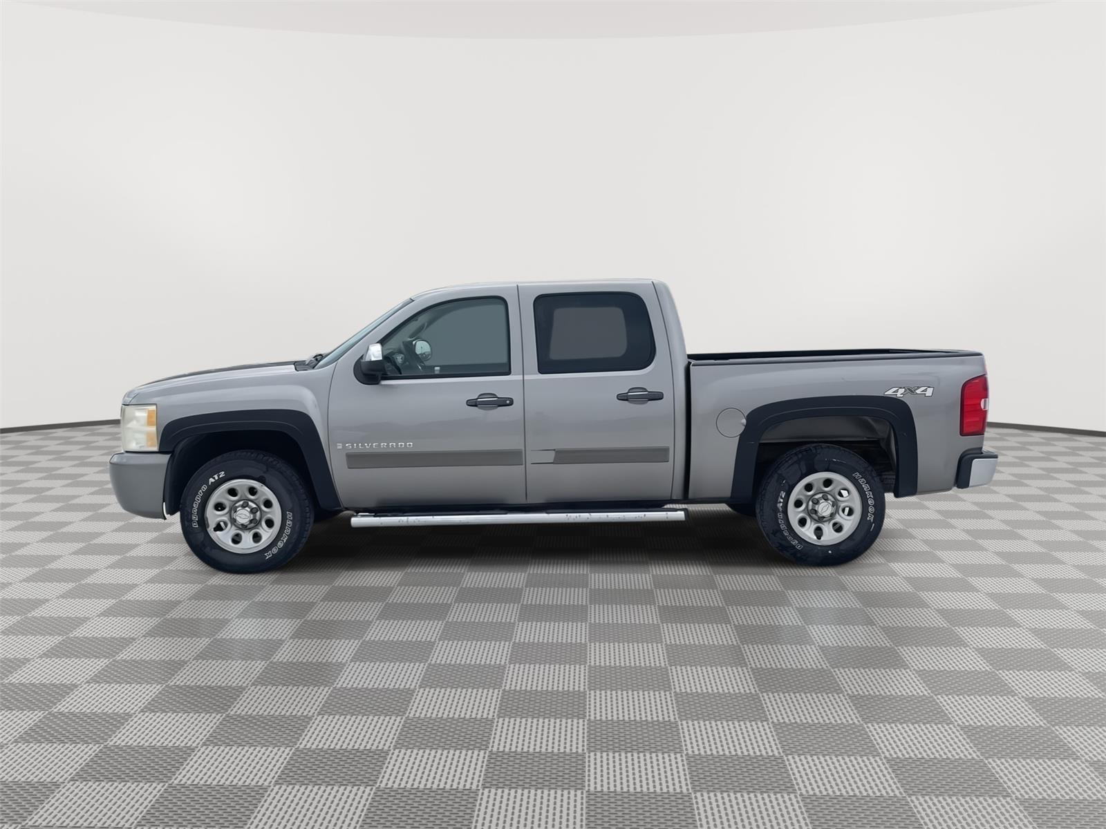 Vehicle photo 2