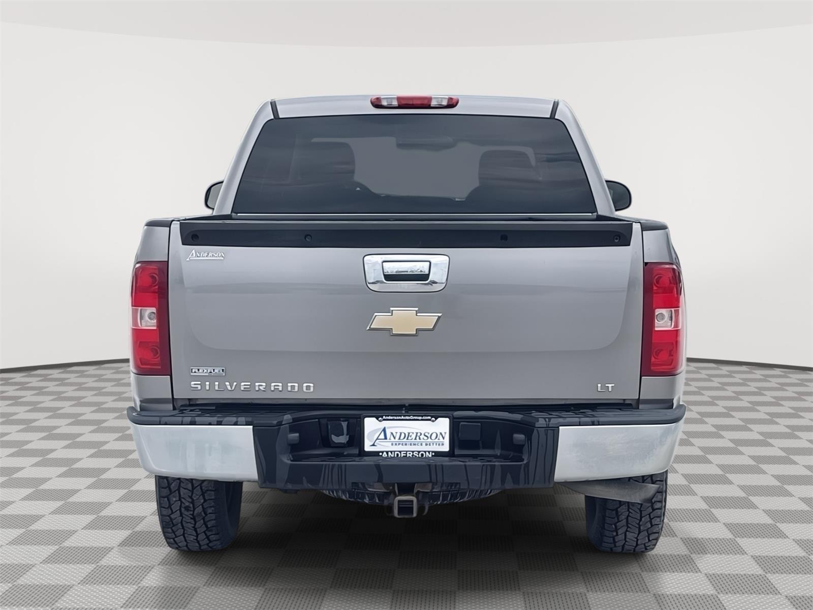 Vehicle photo 5