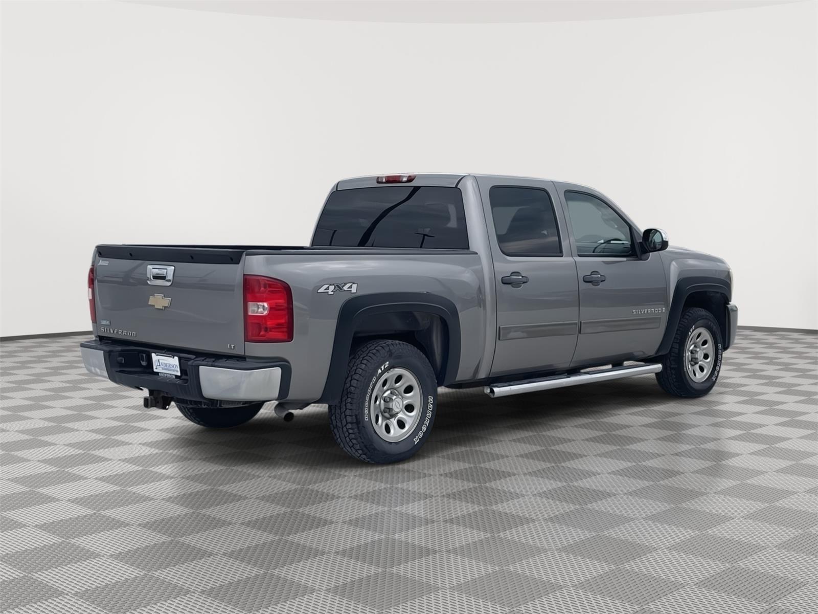 Vehicle photo 6