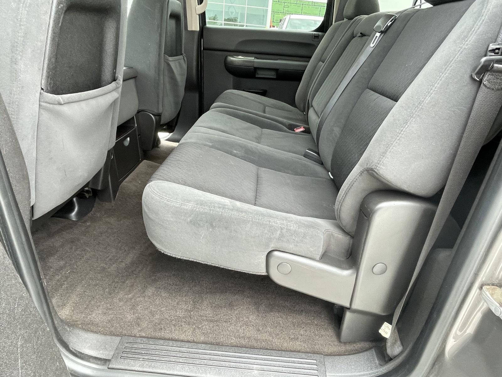 Vehicle photo 16
