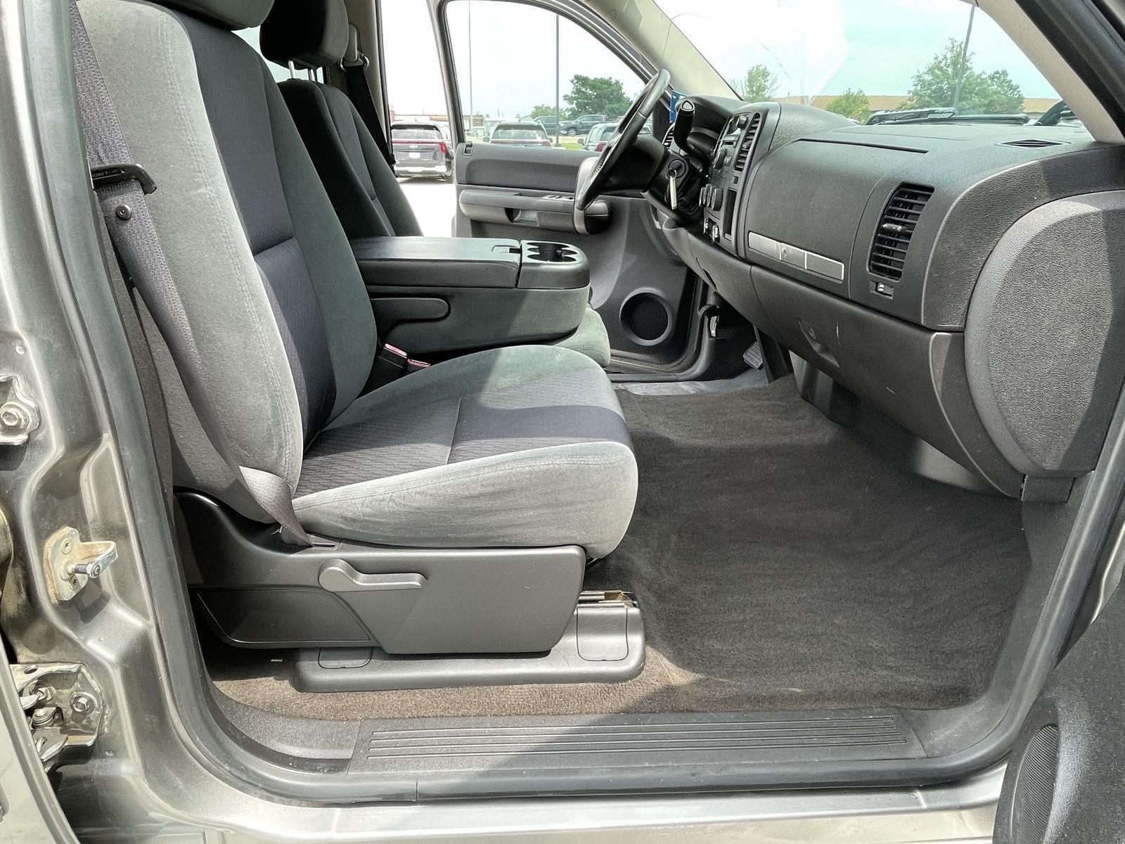 Vehicle photo 18