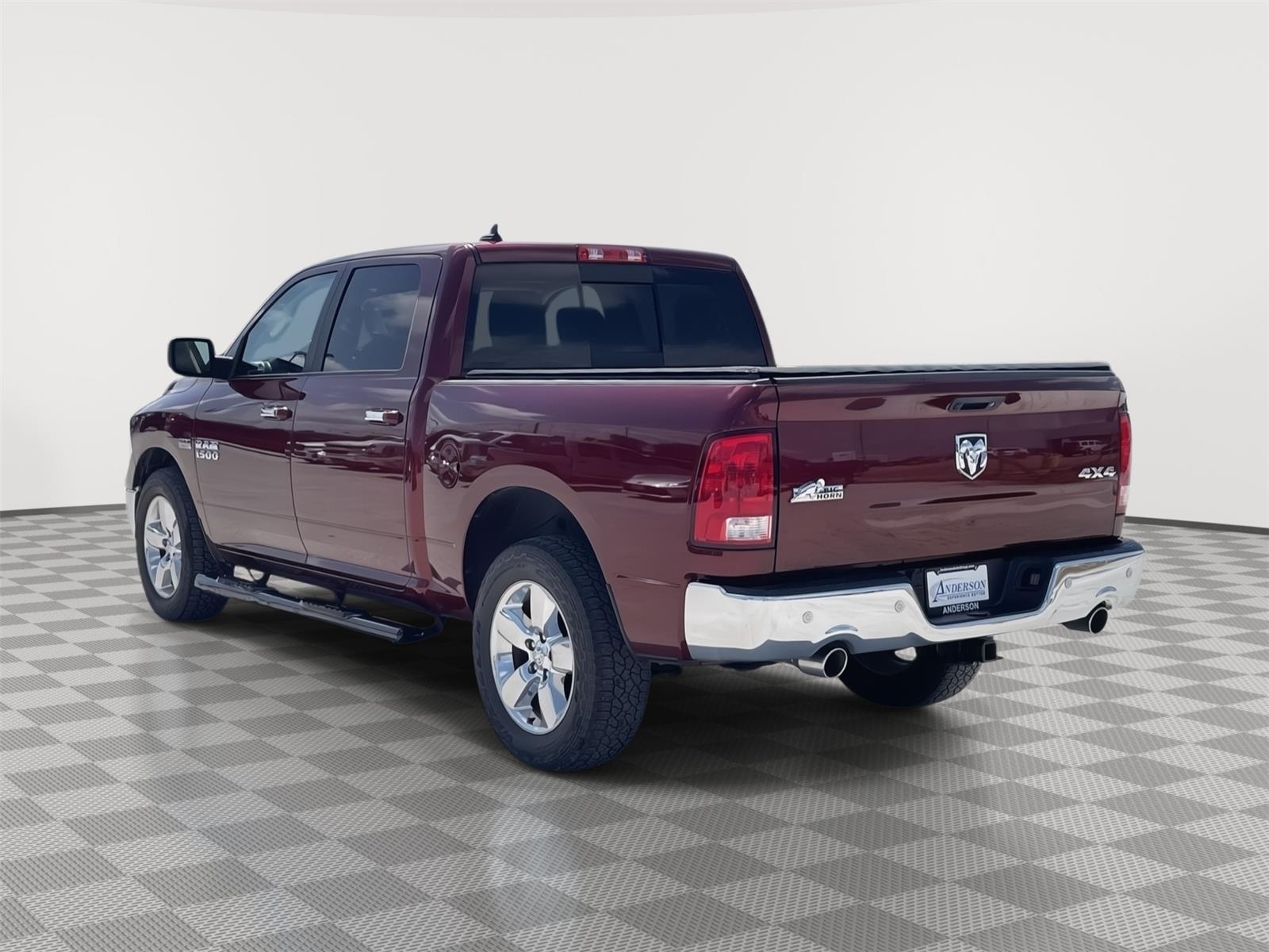 Vehicle photo 4