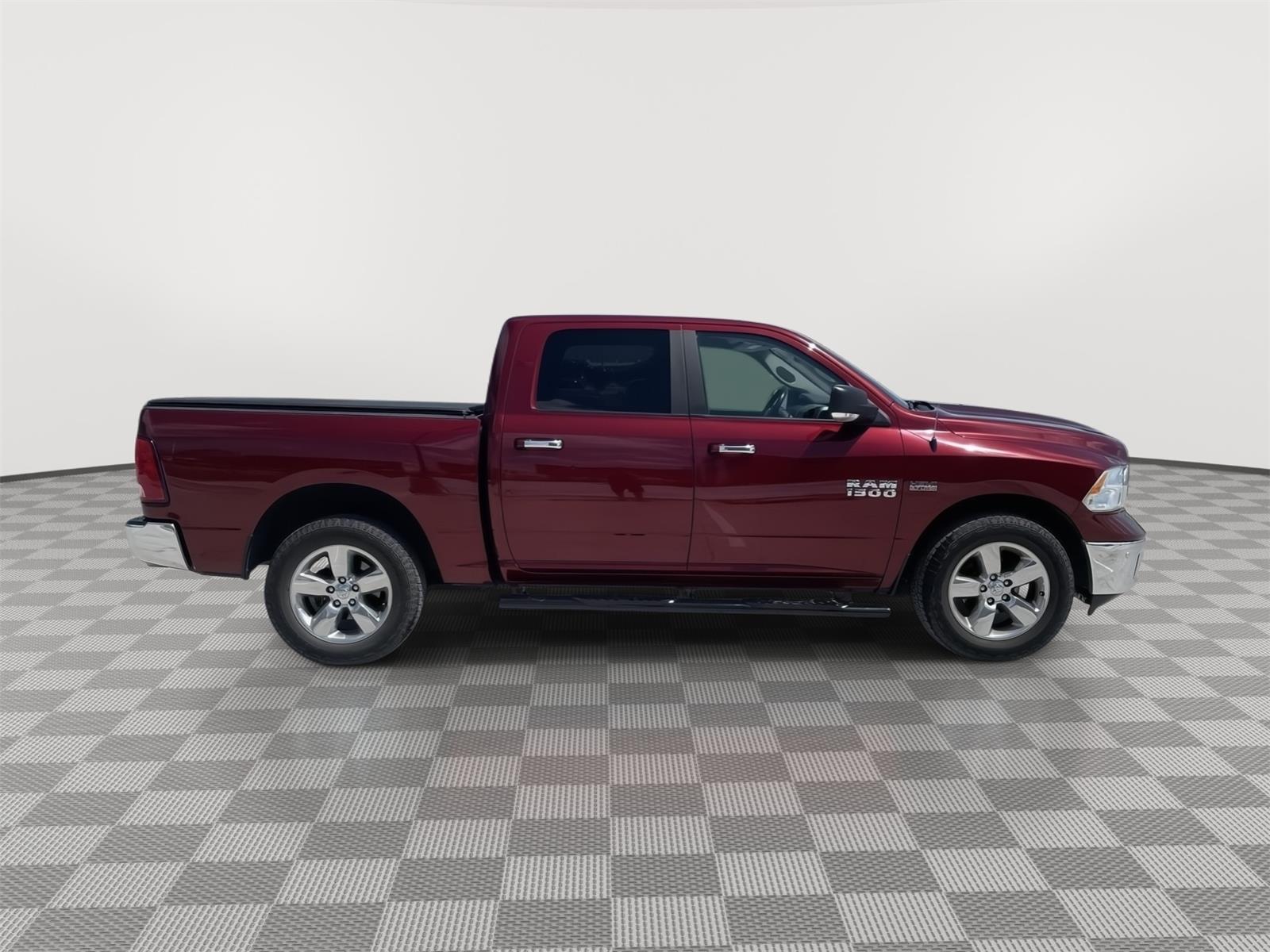 Vehicle photo 7