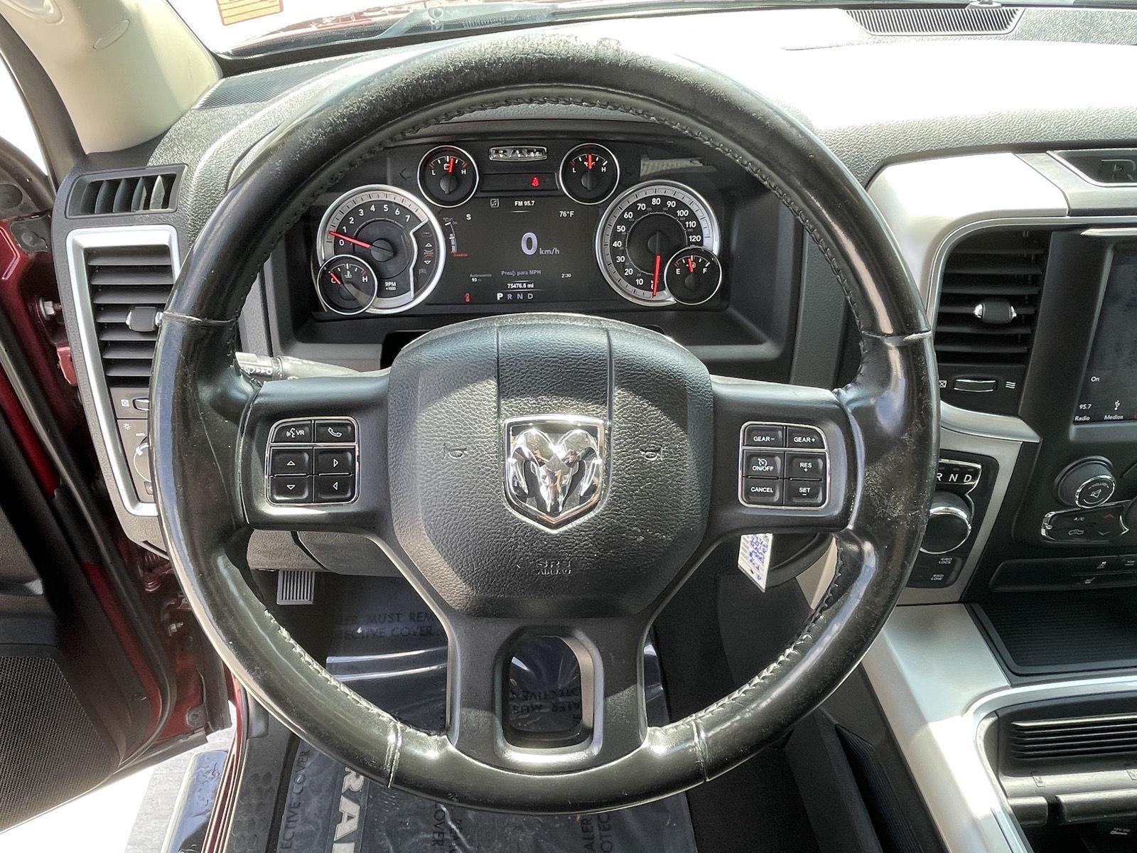 Vehicle photo 13