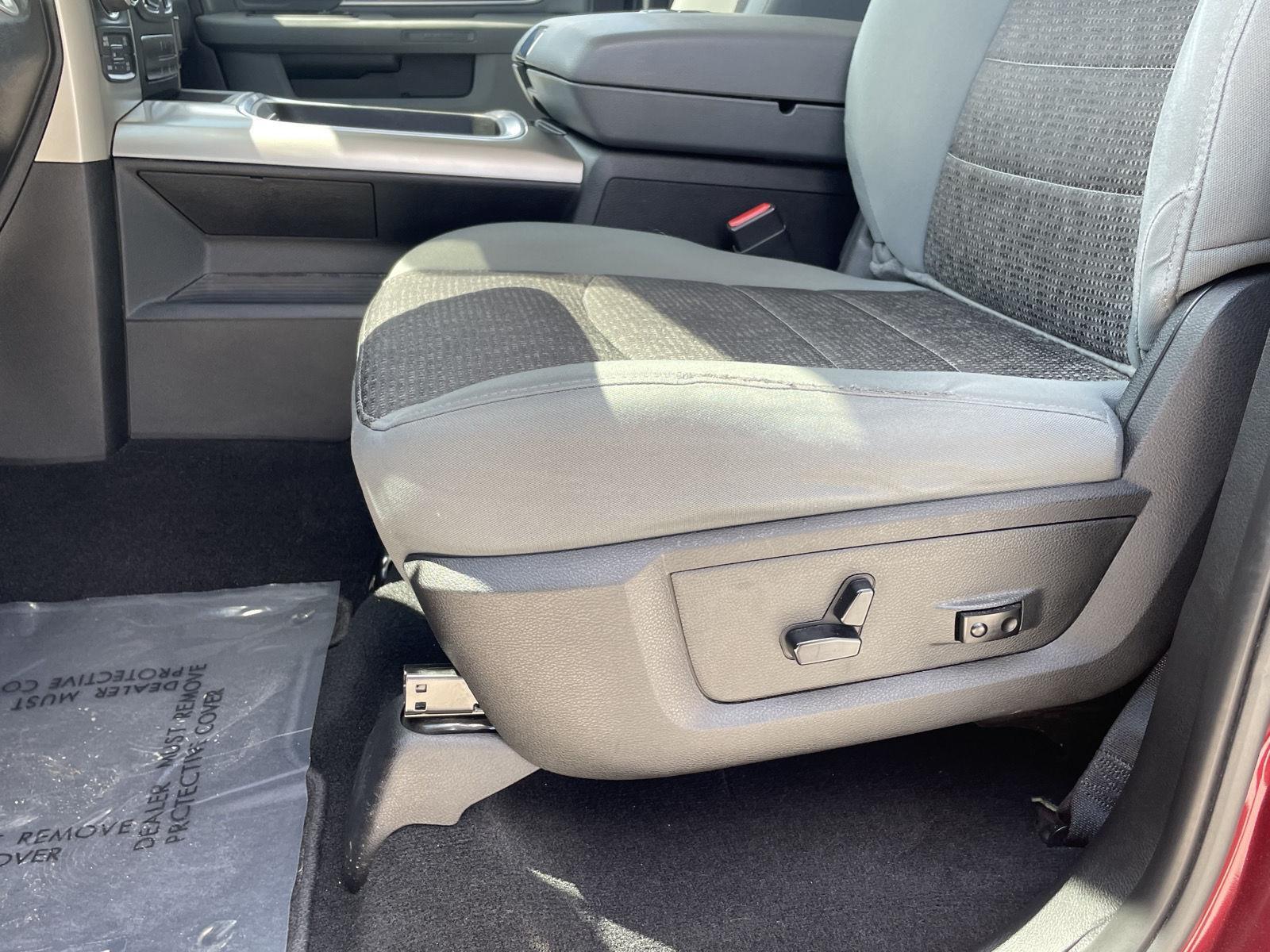 Vehicle photo 16