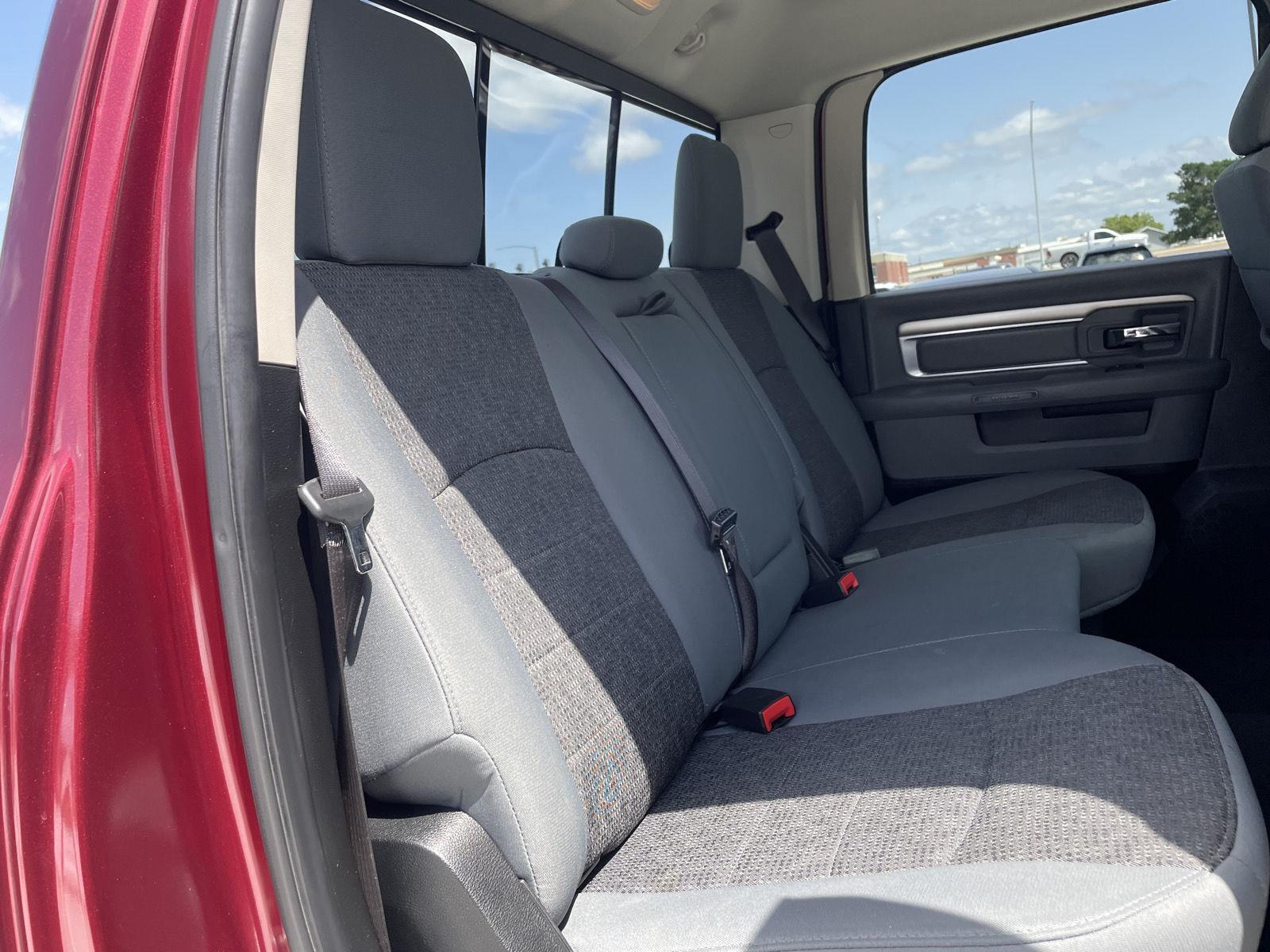 Vehicle photo 18