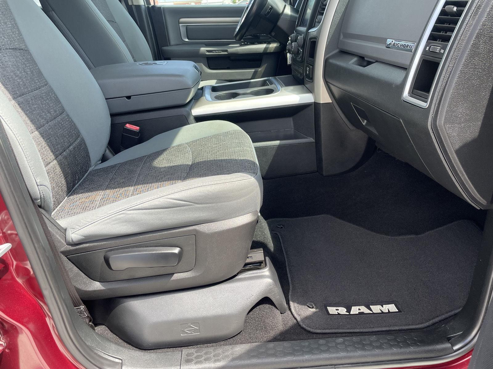 Vehicle photo 19