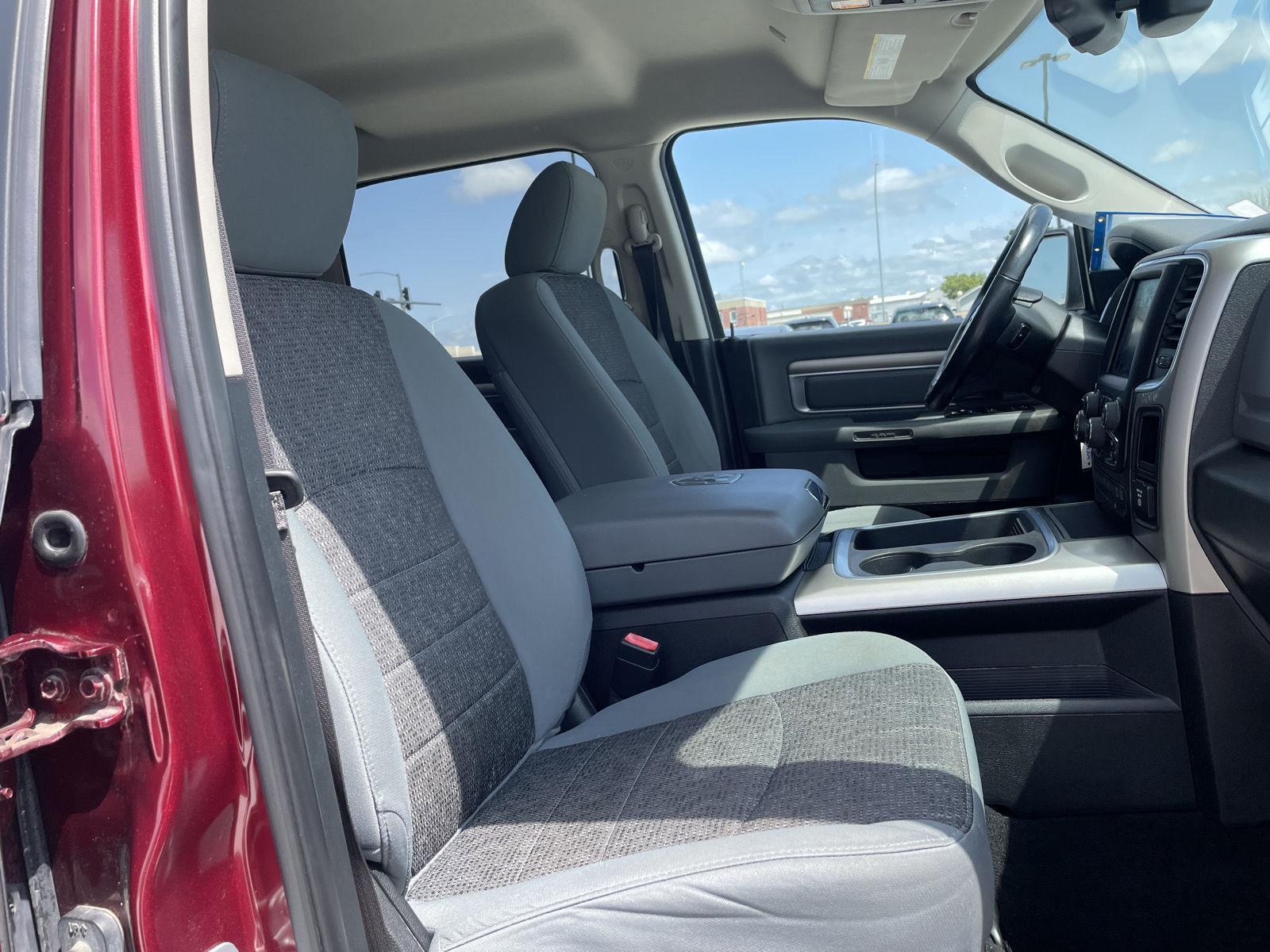 Vehicle photo 20