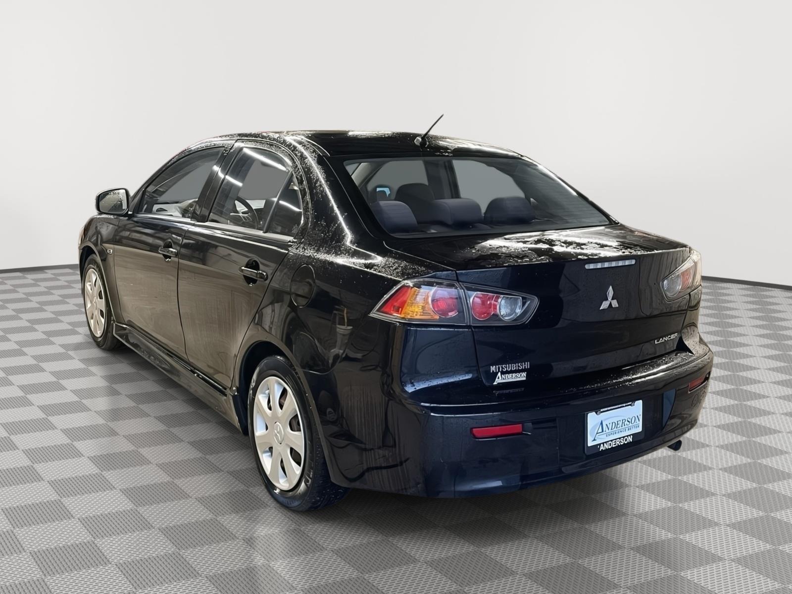 Vehicle photo 4