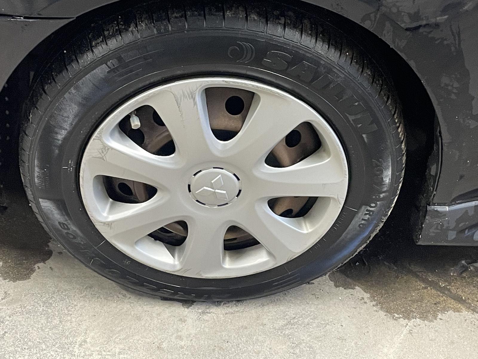 Vehicle photo 10