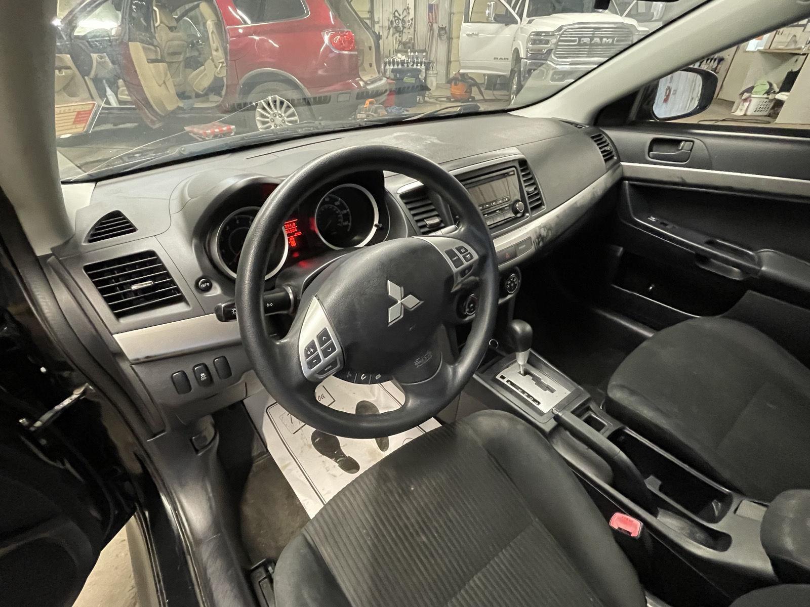 Vehicle photo 14
