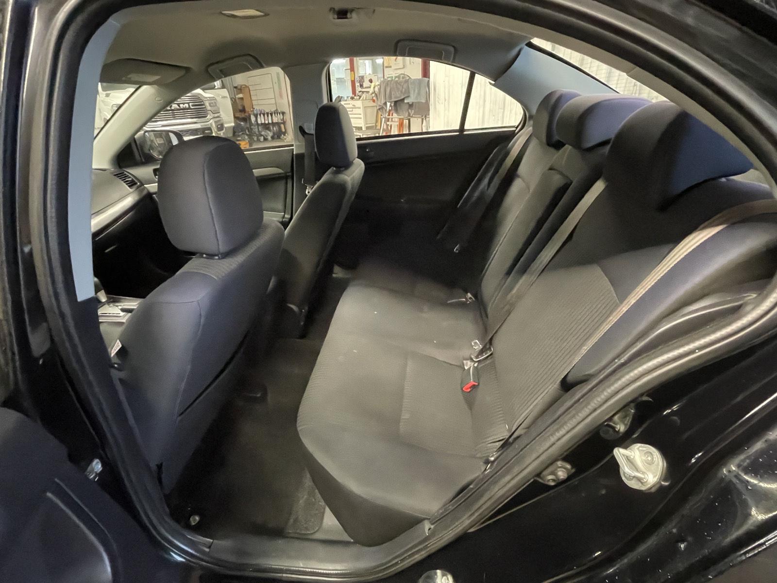 Vehicle photo 15