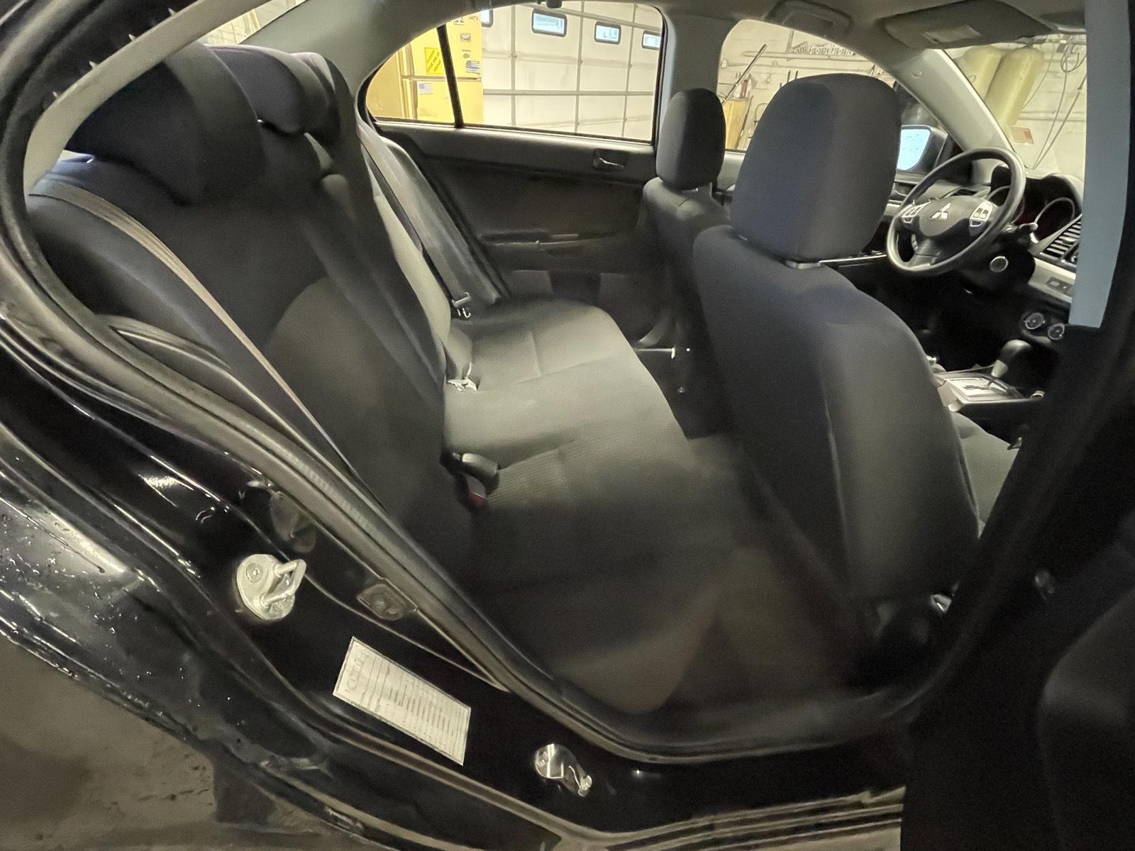 Vehicle photo 16