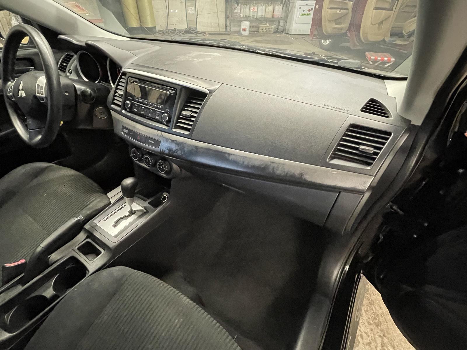 Vehicle photo 18