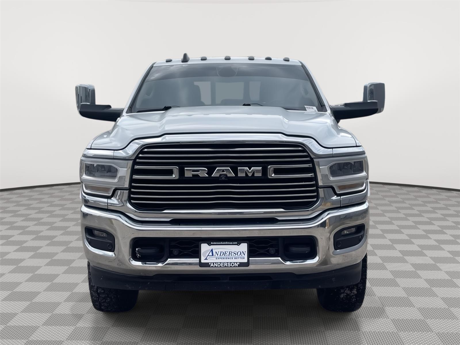 Vehicle photo 9