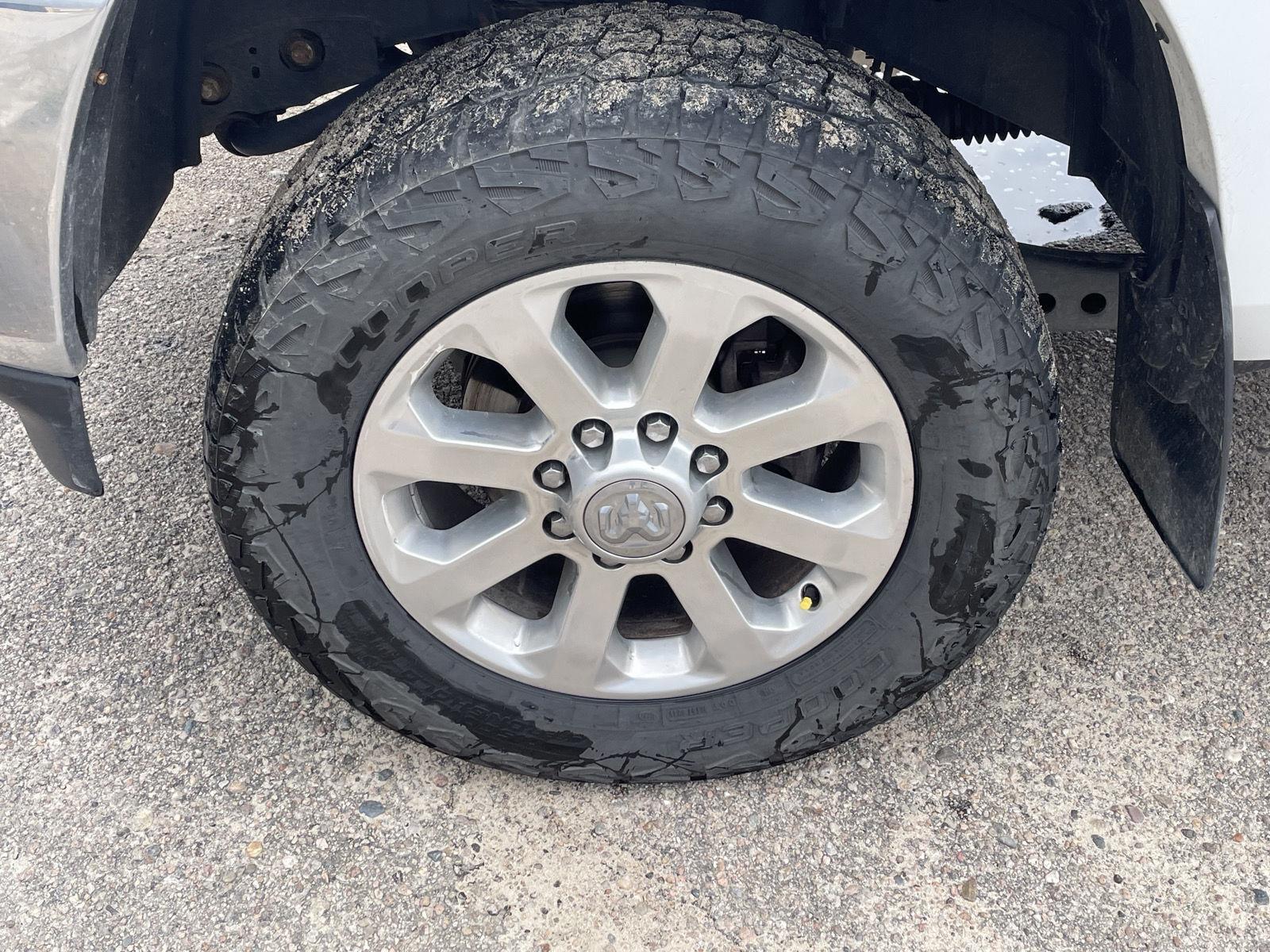 Vehicle photo 10