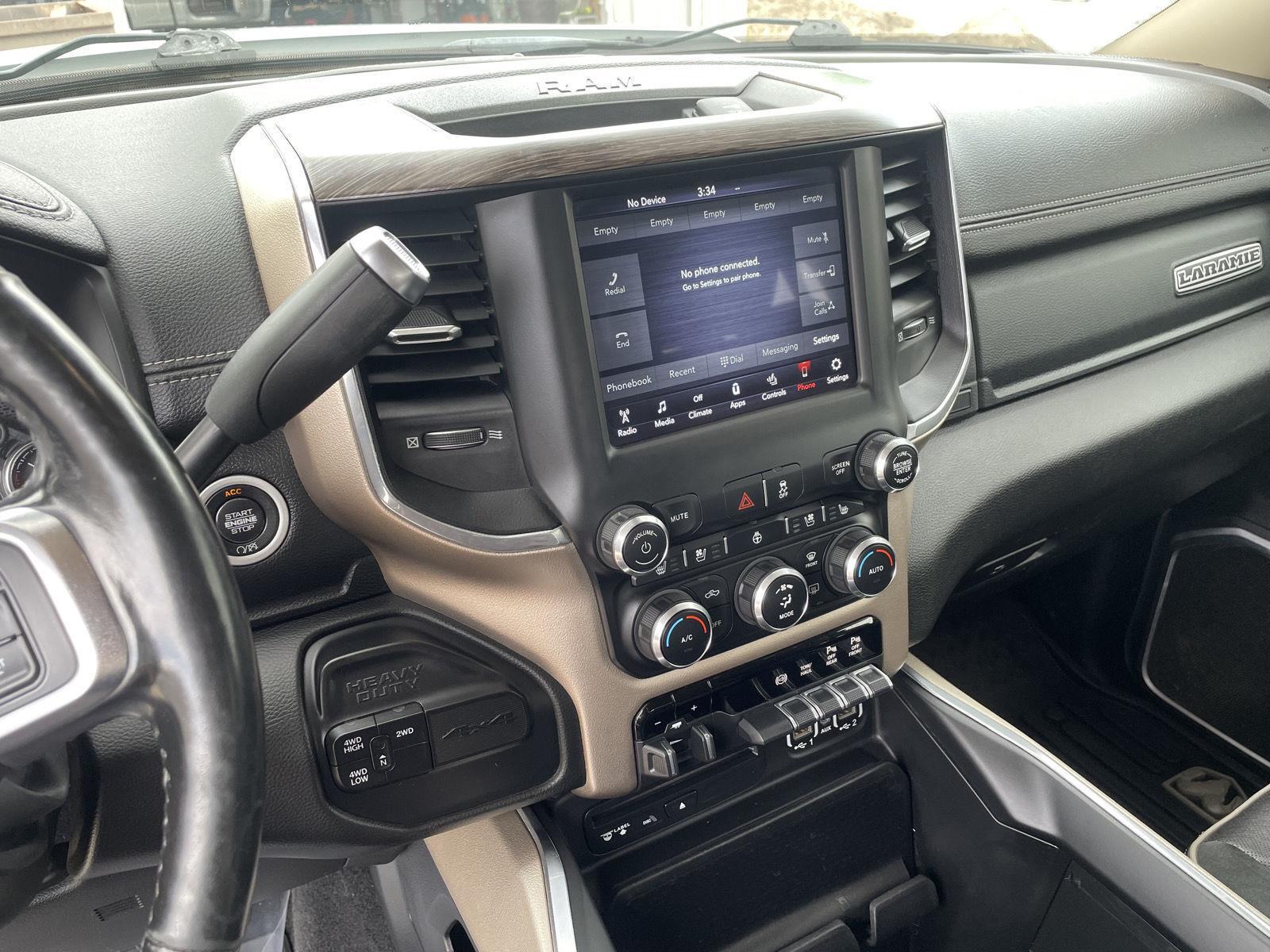 Vehicle photo 15