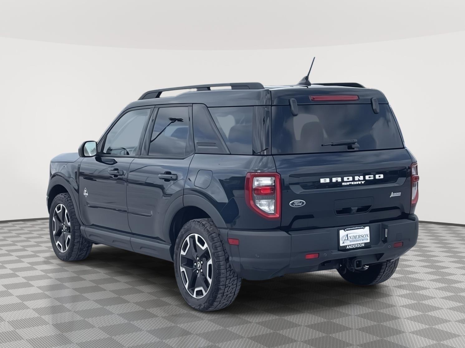 Vehicle photo 4