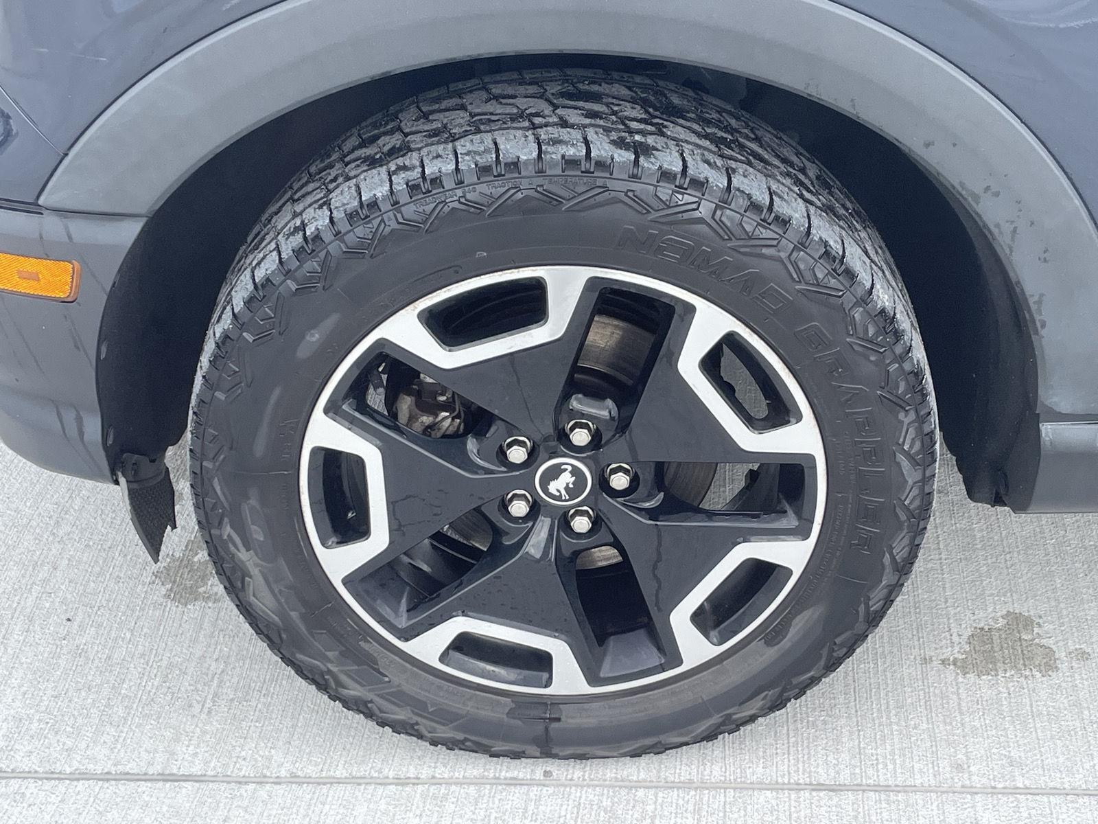 Vehicle photo 10