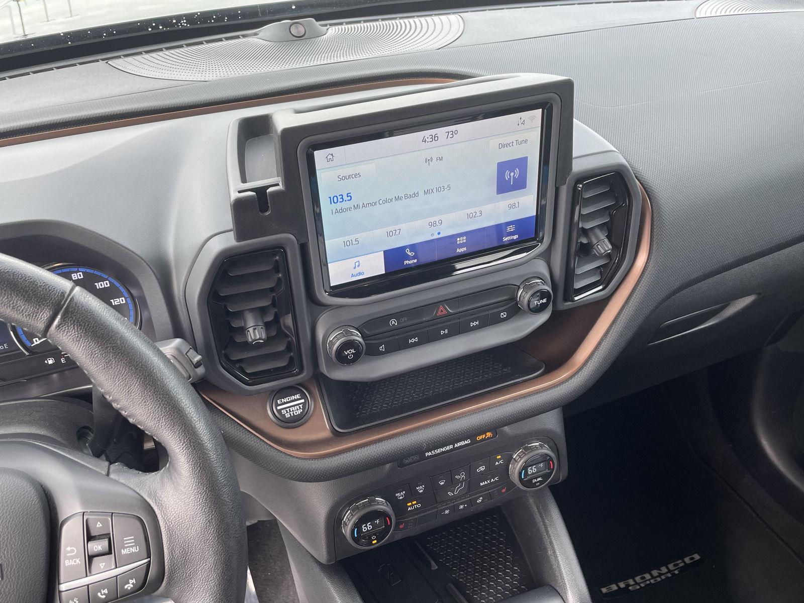 Vehicle photo 15