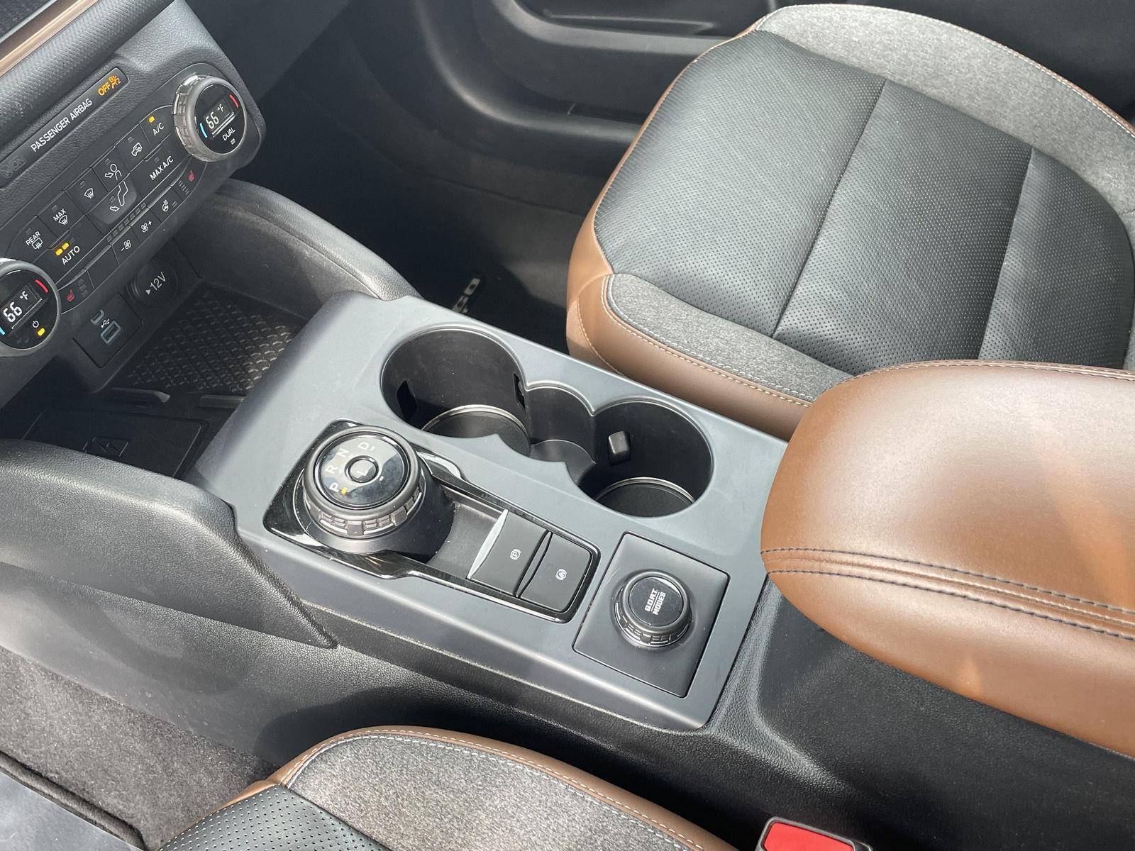 Vehicle photo 16