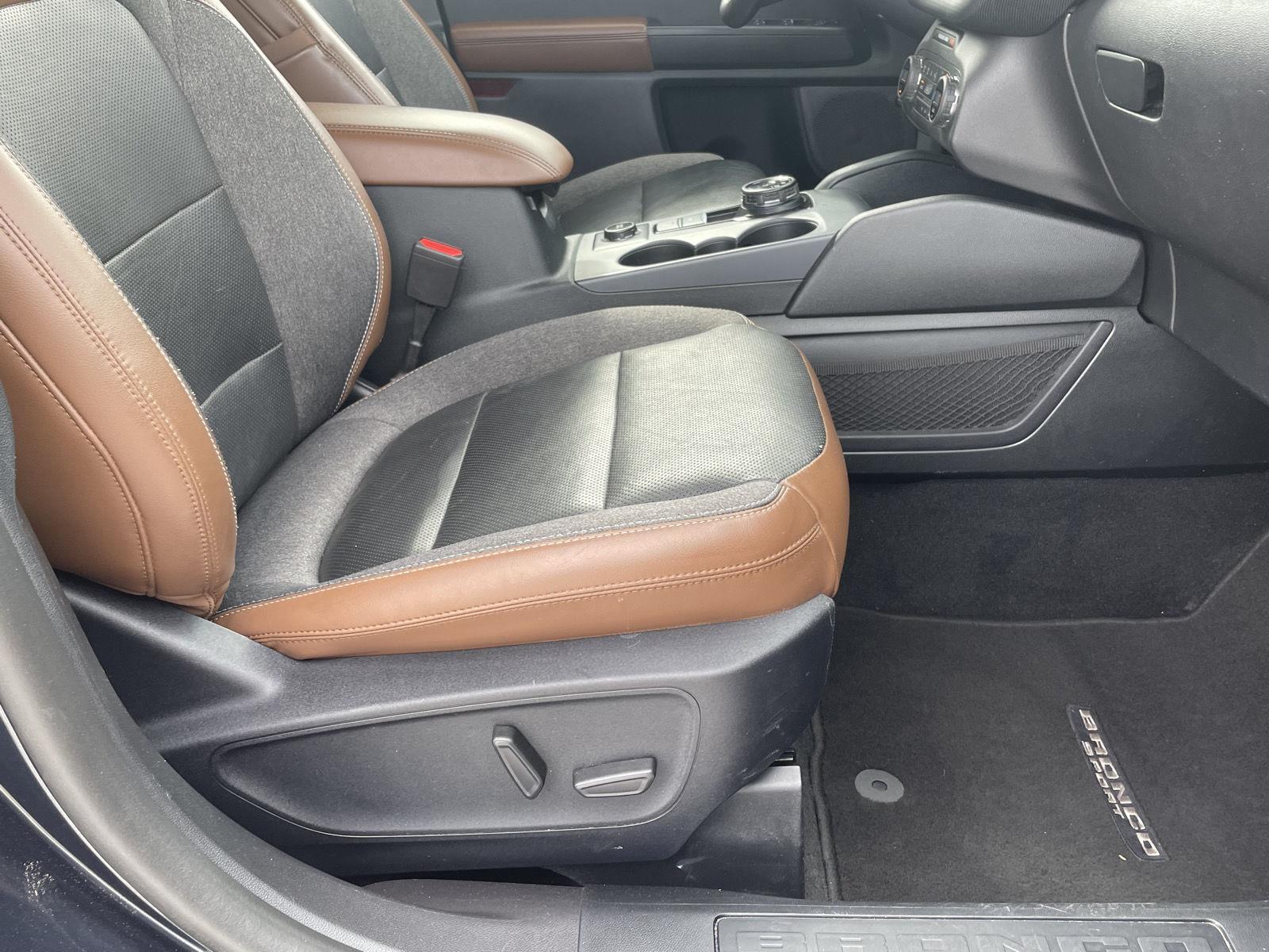 Vehicle photo 21