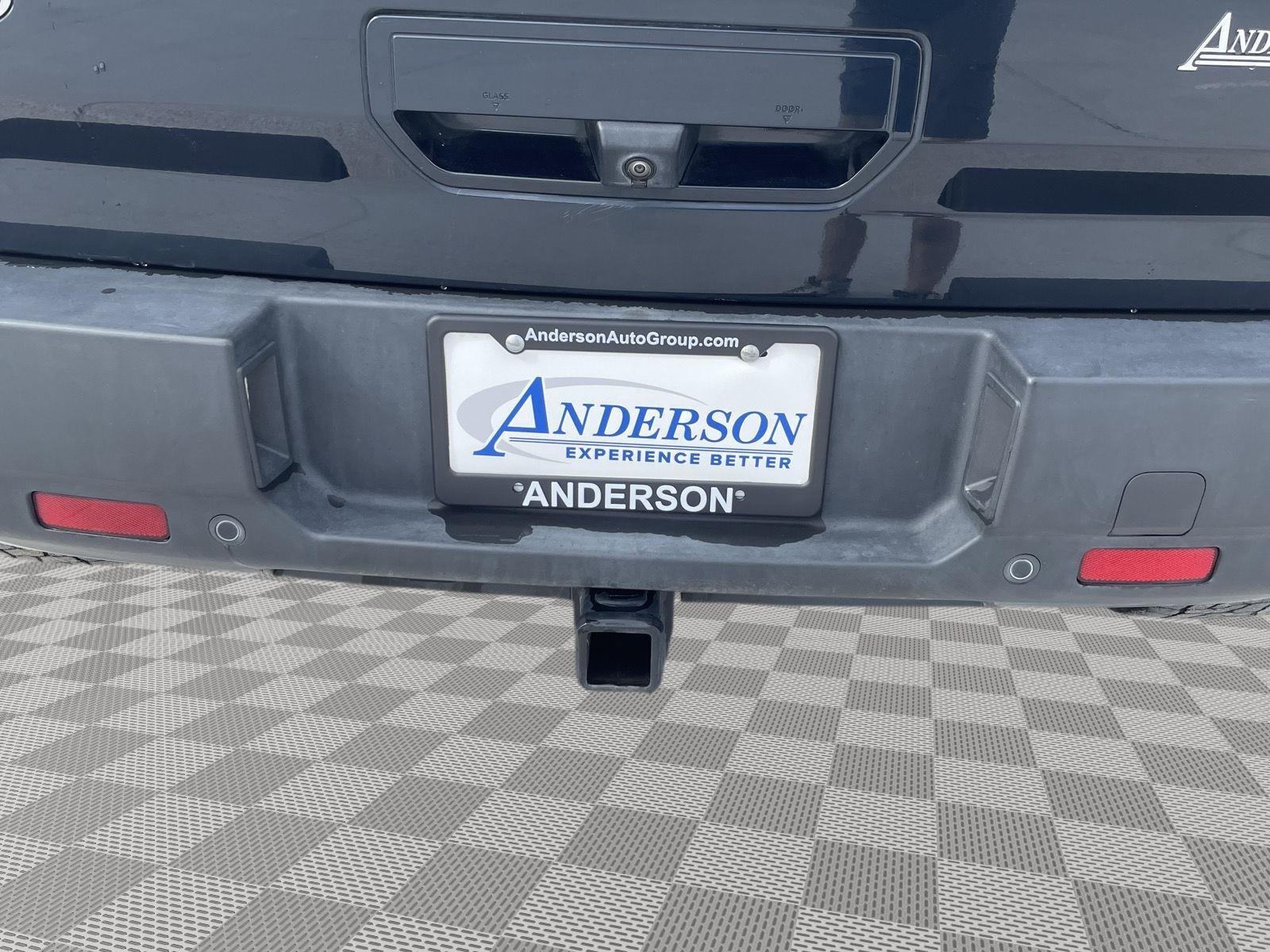 Vehicle photo 23