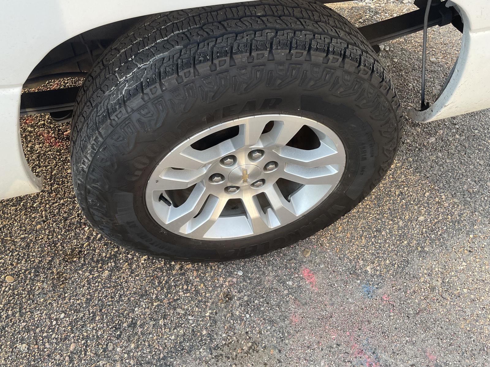 Vehicle photo 10