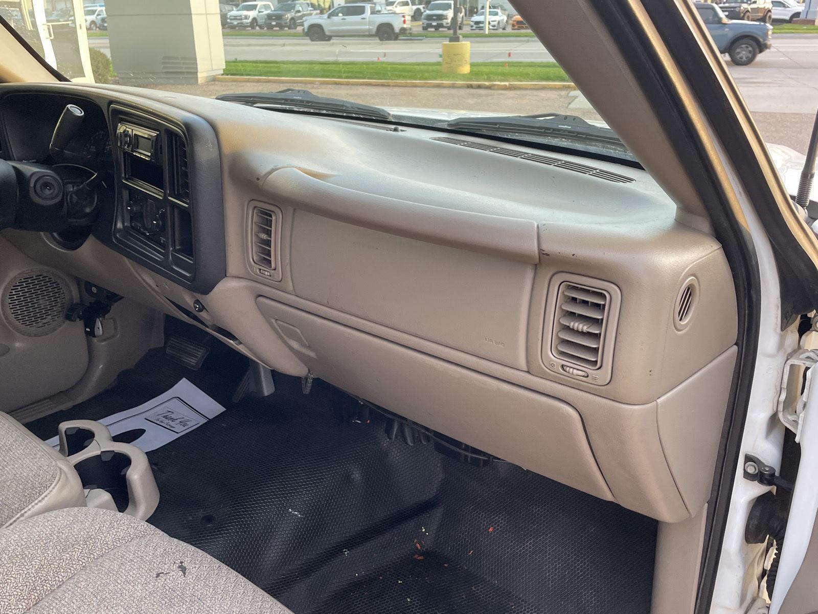 Vehicle photo 17