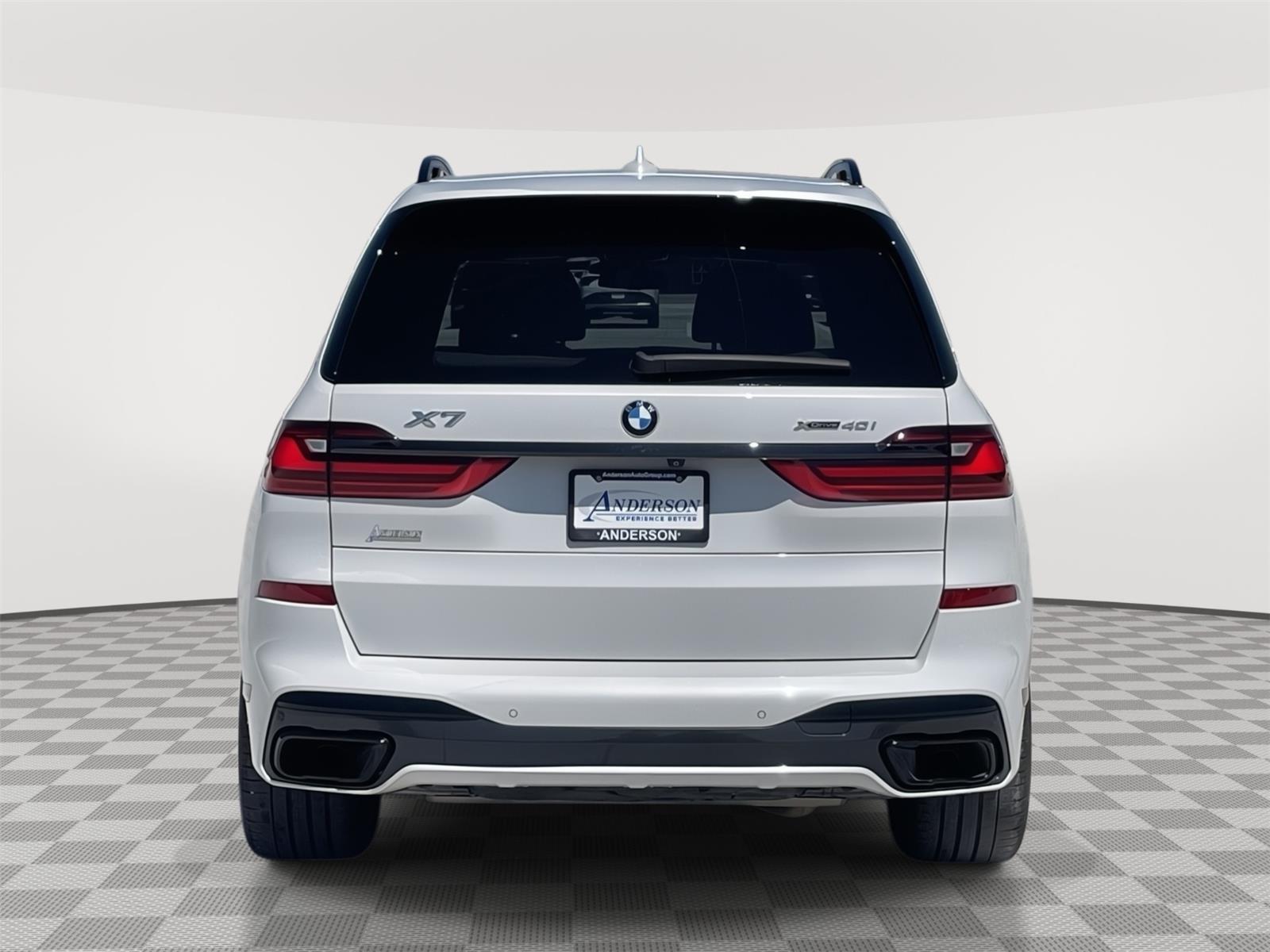 Vehicle photo 5