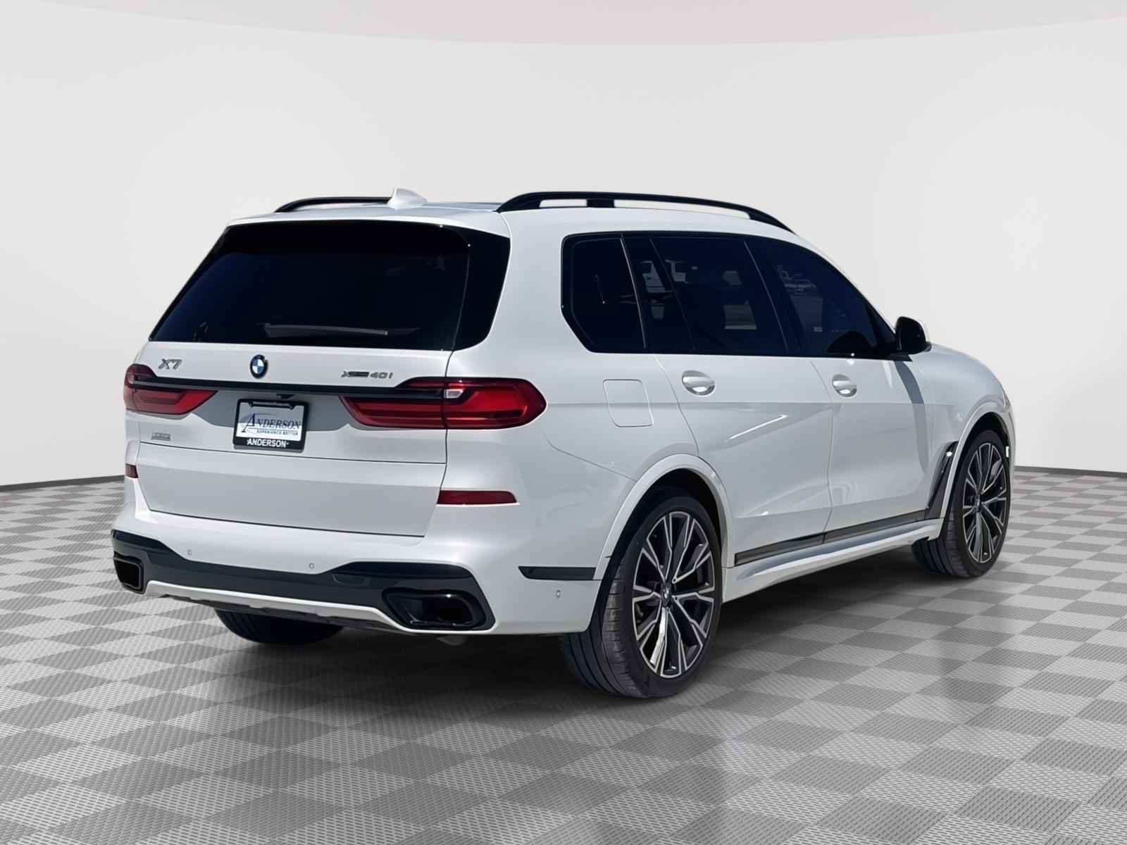 Vehicle photo 6