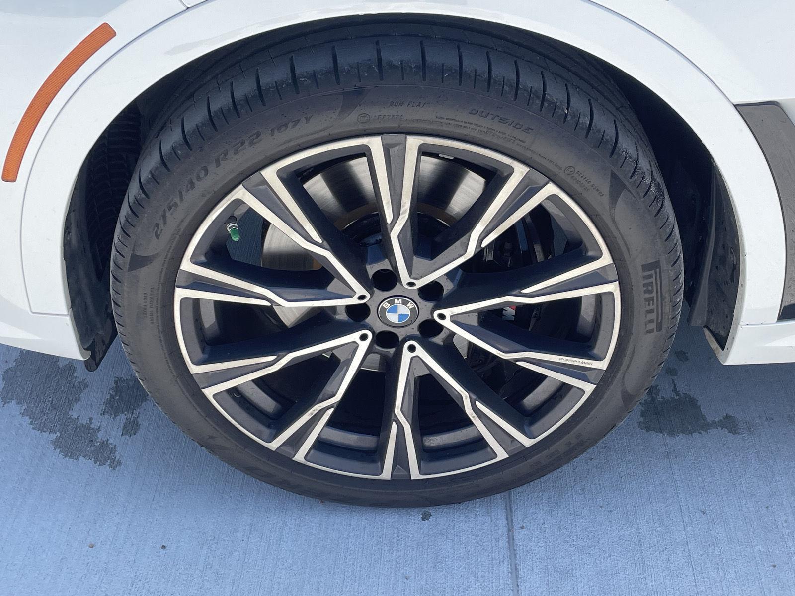Vehicle photo 10