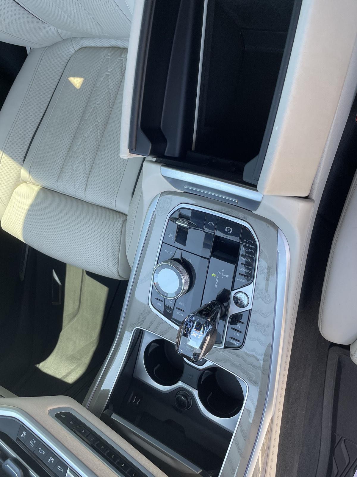 Vehicle photo 15