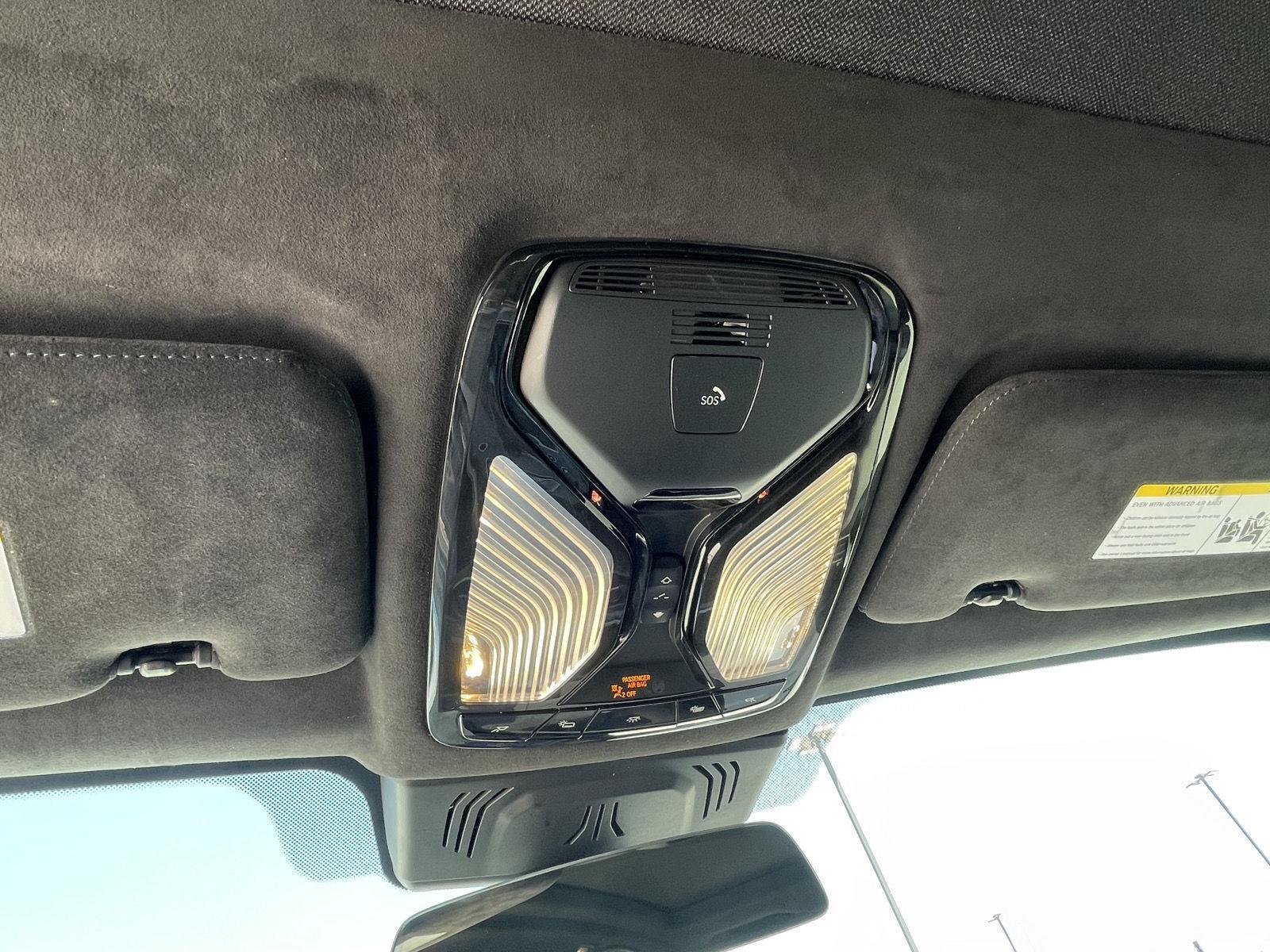 Vehicle photo 16