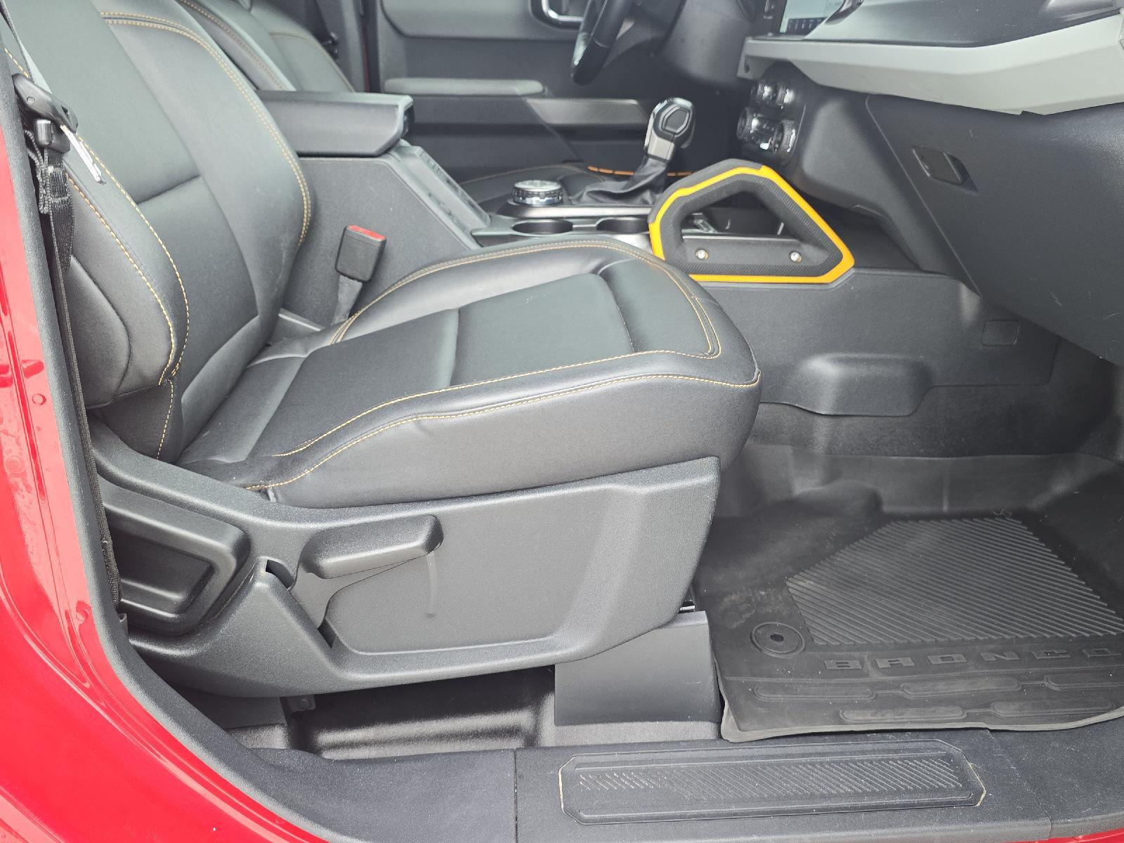 Vehicle photo 20