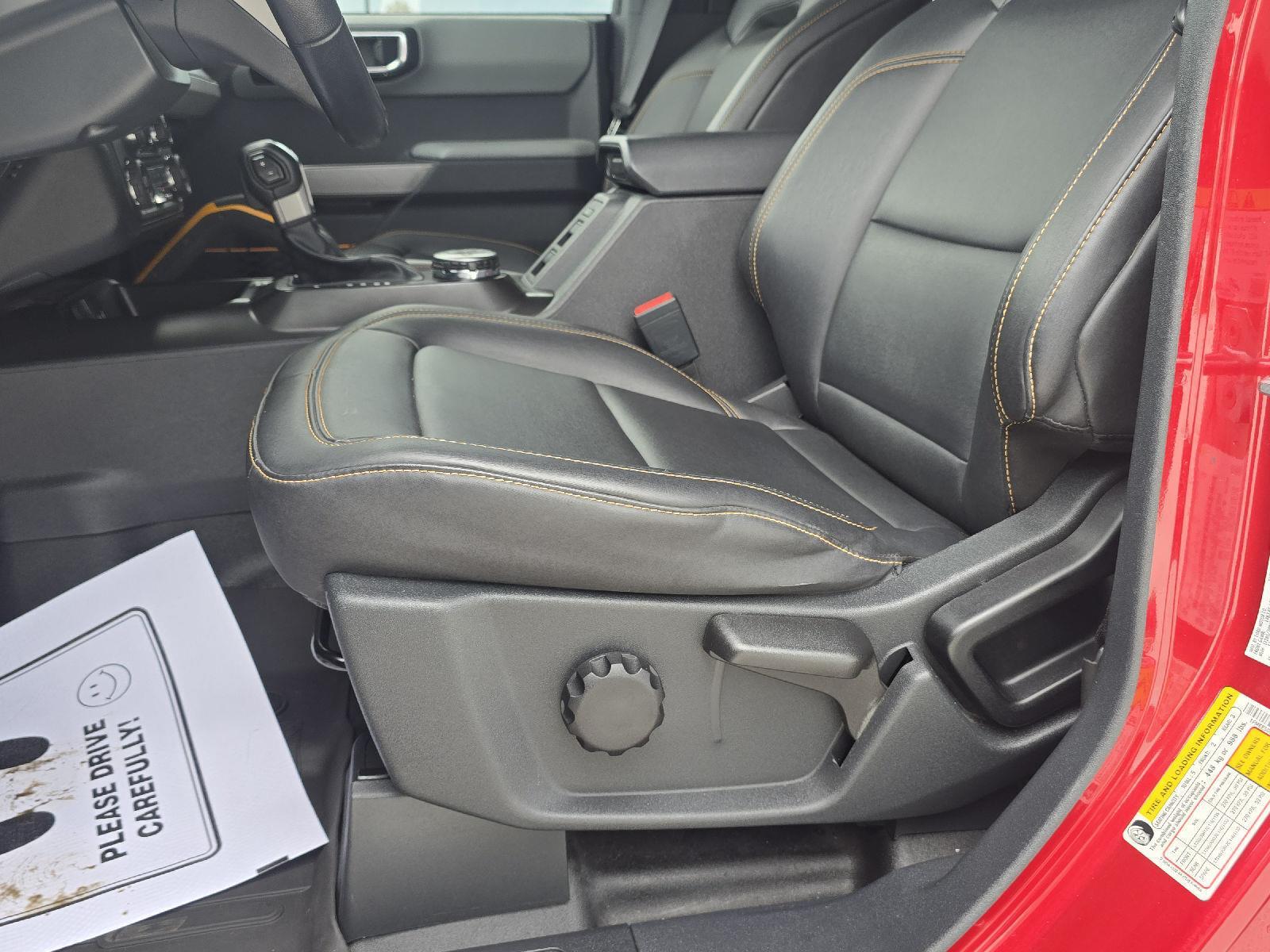 Vehicle photo 17